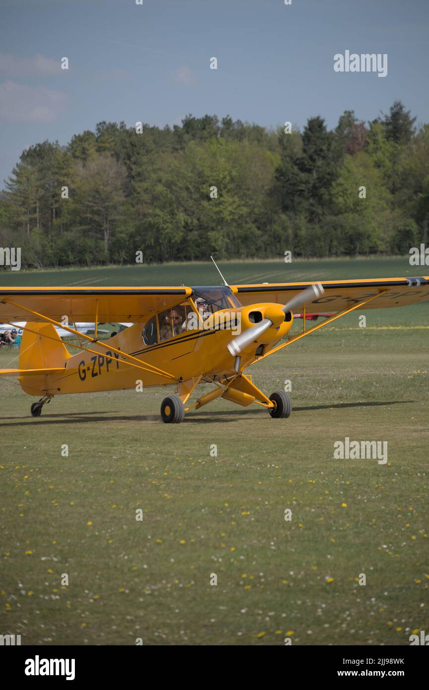 Microlight Cub Piper pa 18 super cub -Fotos und -Bildmaterial in hoher Auflösung – Alamy