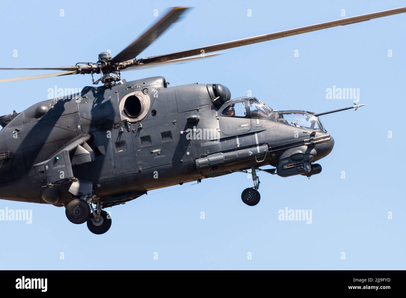 Ungarische Luftwaffe Mil Mi-24P Hind Hubschrauber Kanonenschiff auf der Royal International Air Tattoo, RIAT Airshow, RAF Fairford, Gloucestershire, Großbritannien Stockfoto