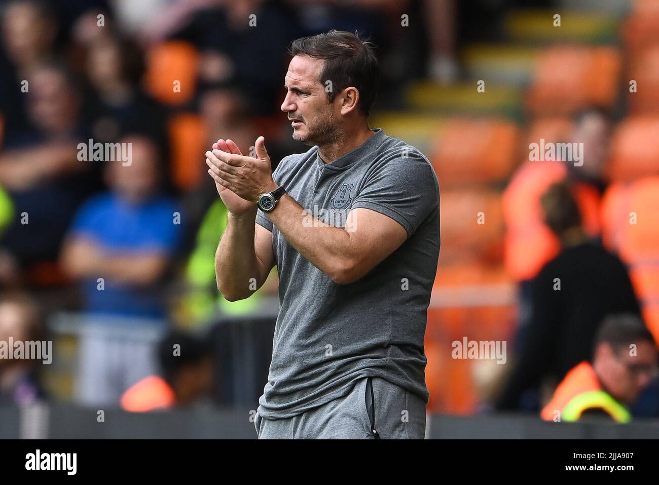 Frank Lampard, Manager von Everton, begrüßt sein Team Stockfoto