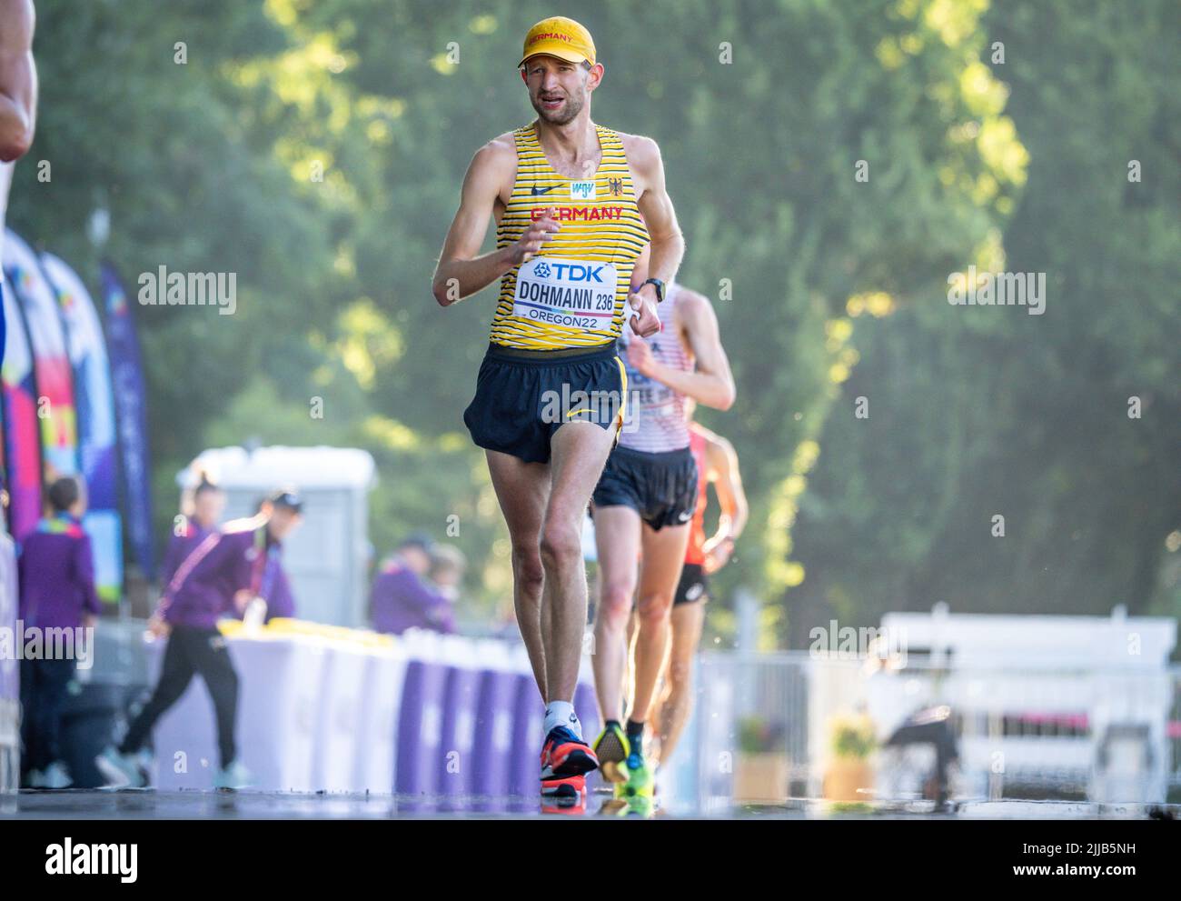 Eugene, USA. 24.. Juli 2022. Leichtathletik: Weltmeisterschaft, Carl Dohmann (SCL Heel Baden-Baden), 35 Kilometer zu Fuß: Credit: Michael Kappeler/dpa/Alamy Live News Stockfoto