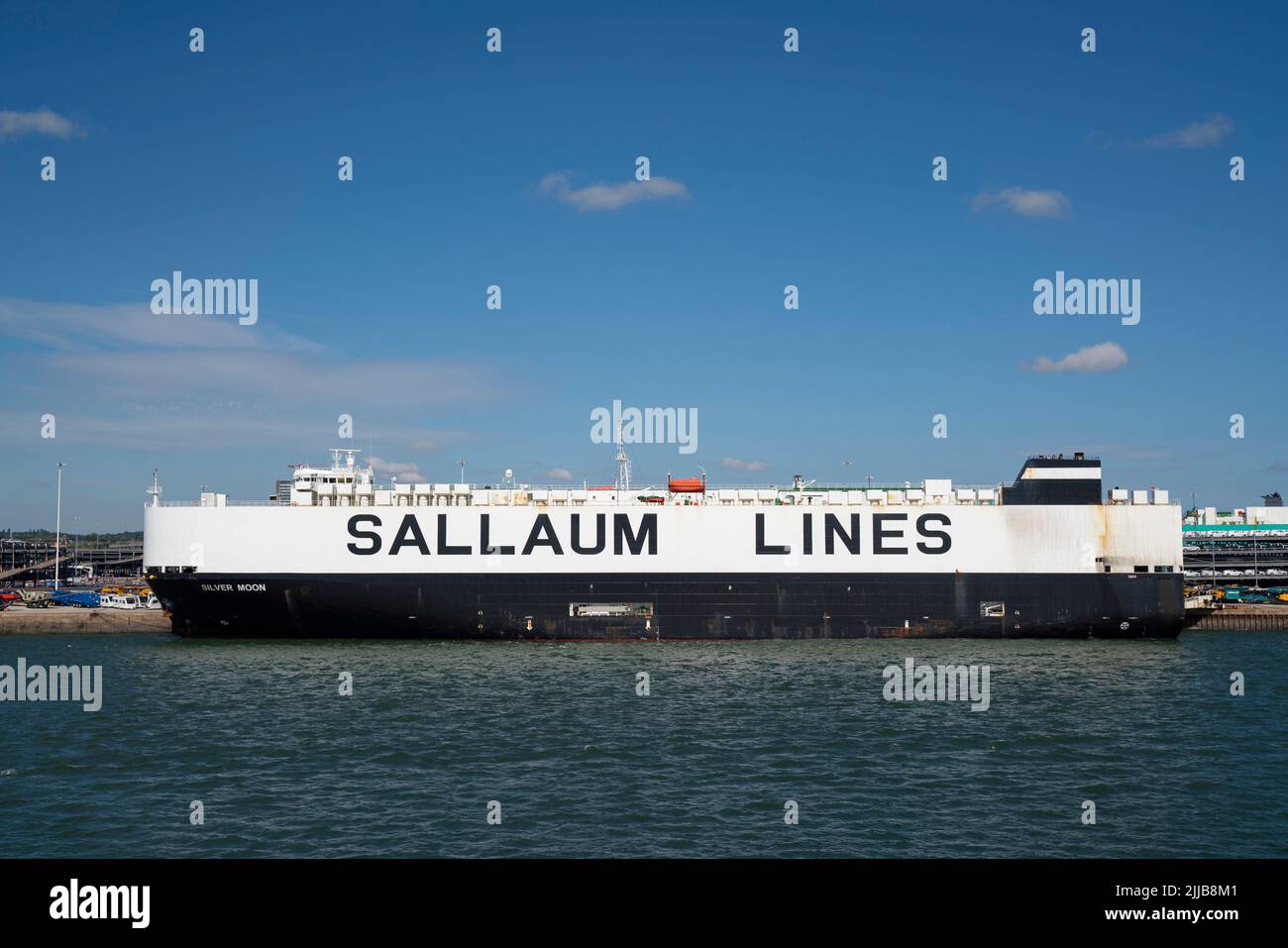 Sallaum Lines Silver Moon Transportschiff dockte an den Southampton Docks an Stockfoto