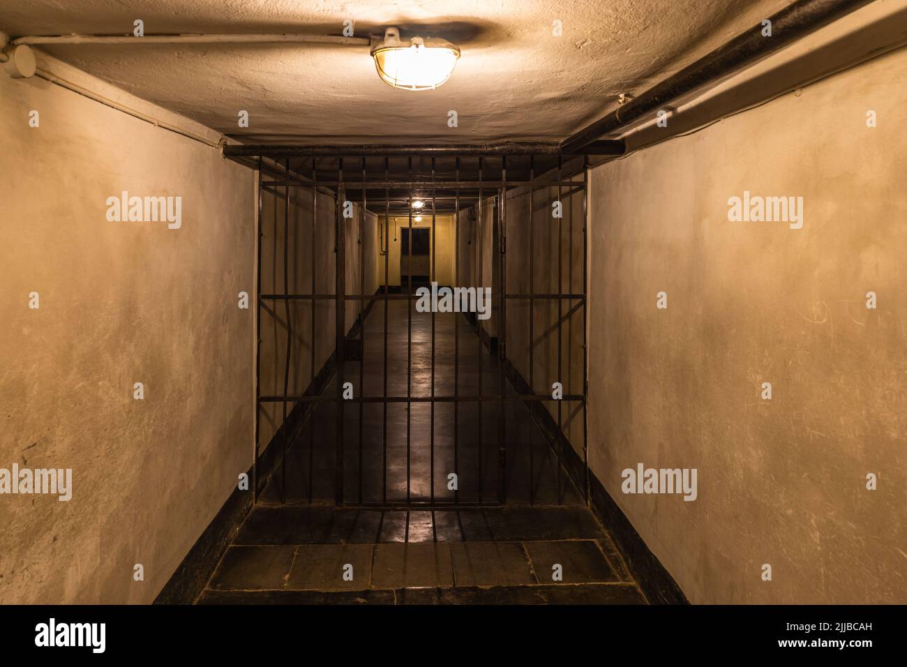 Gefängniskeller im Konzentrationslager Auschwitz-Birkenau. Oswiecim, Polen, 17. Juli 2022 Stockfoto