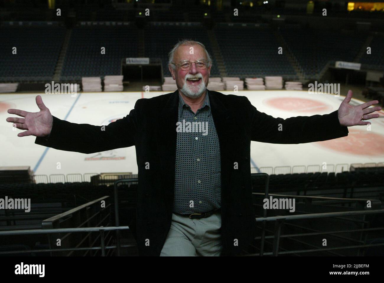 Der britische Sänger Roger Whittaker während einer Pressekonferenz für sein Konzert in der Lanxess Arena. Stockfoto