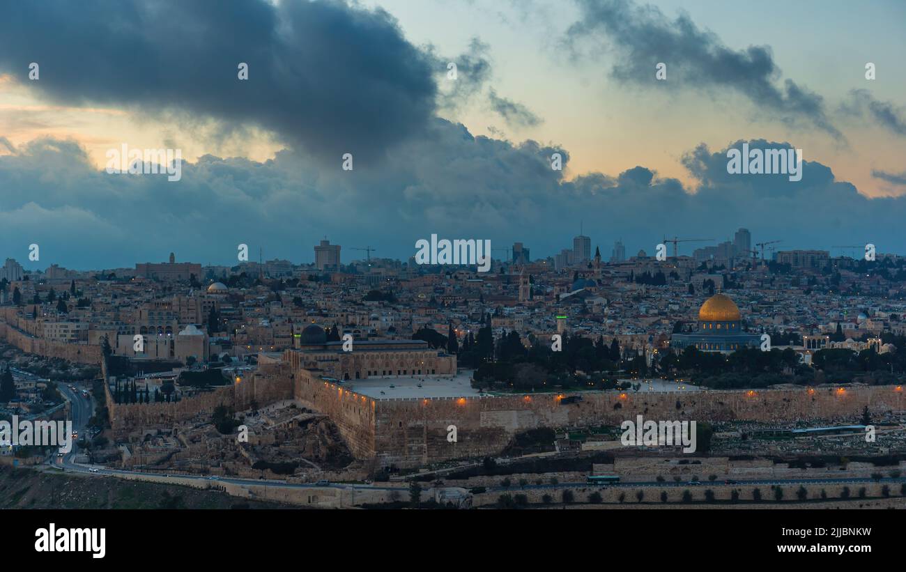 Panoramablick auf Jerusalem Altstadt vom Ölberg, Israel. Stockfoto