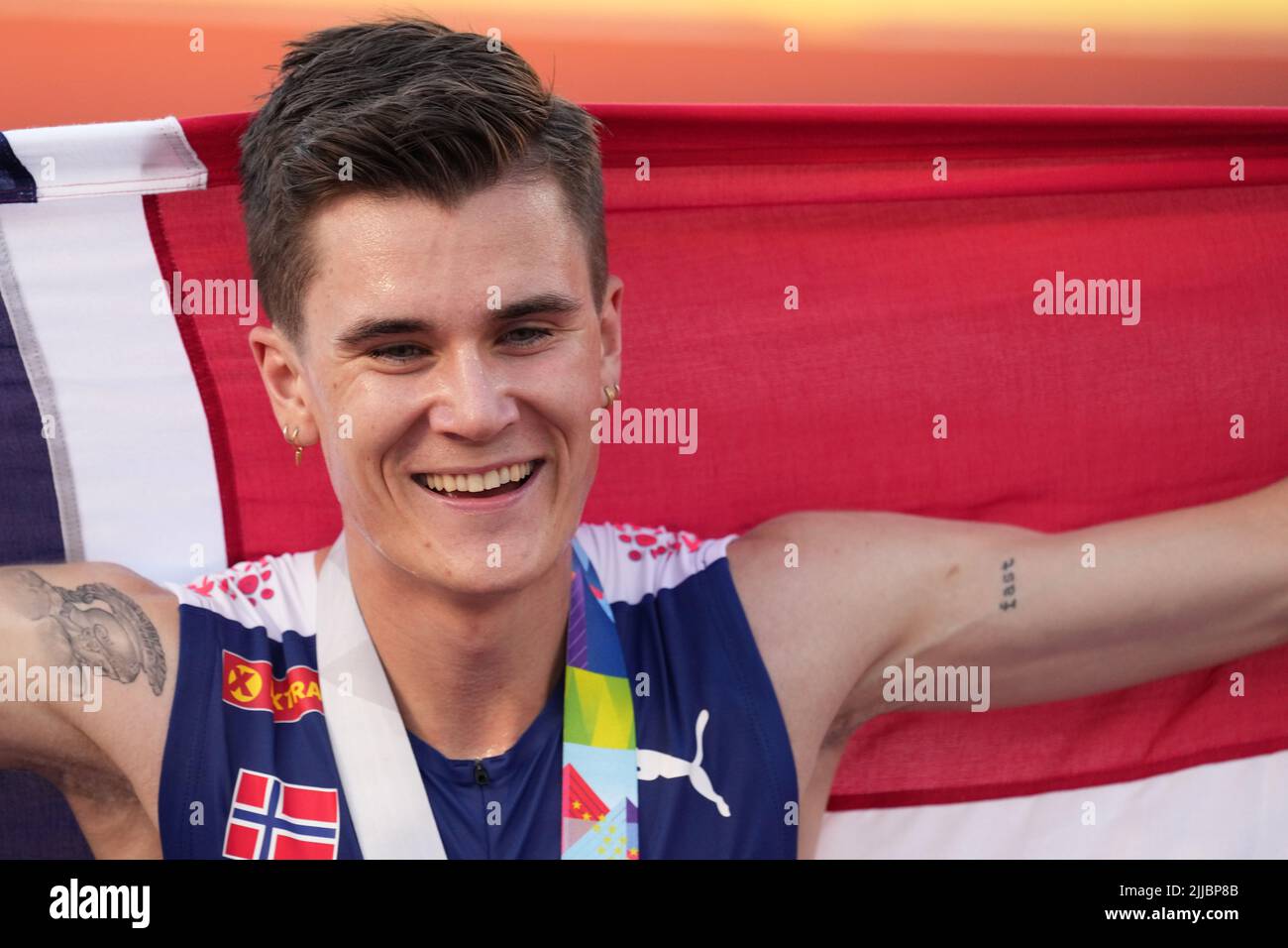 Eugene, USA. 24.. Juli 2022. Der Norweger Jakob Ingebrigtsen feiert
