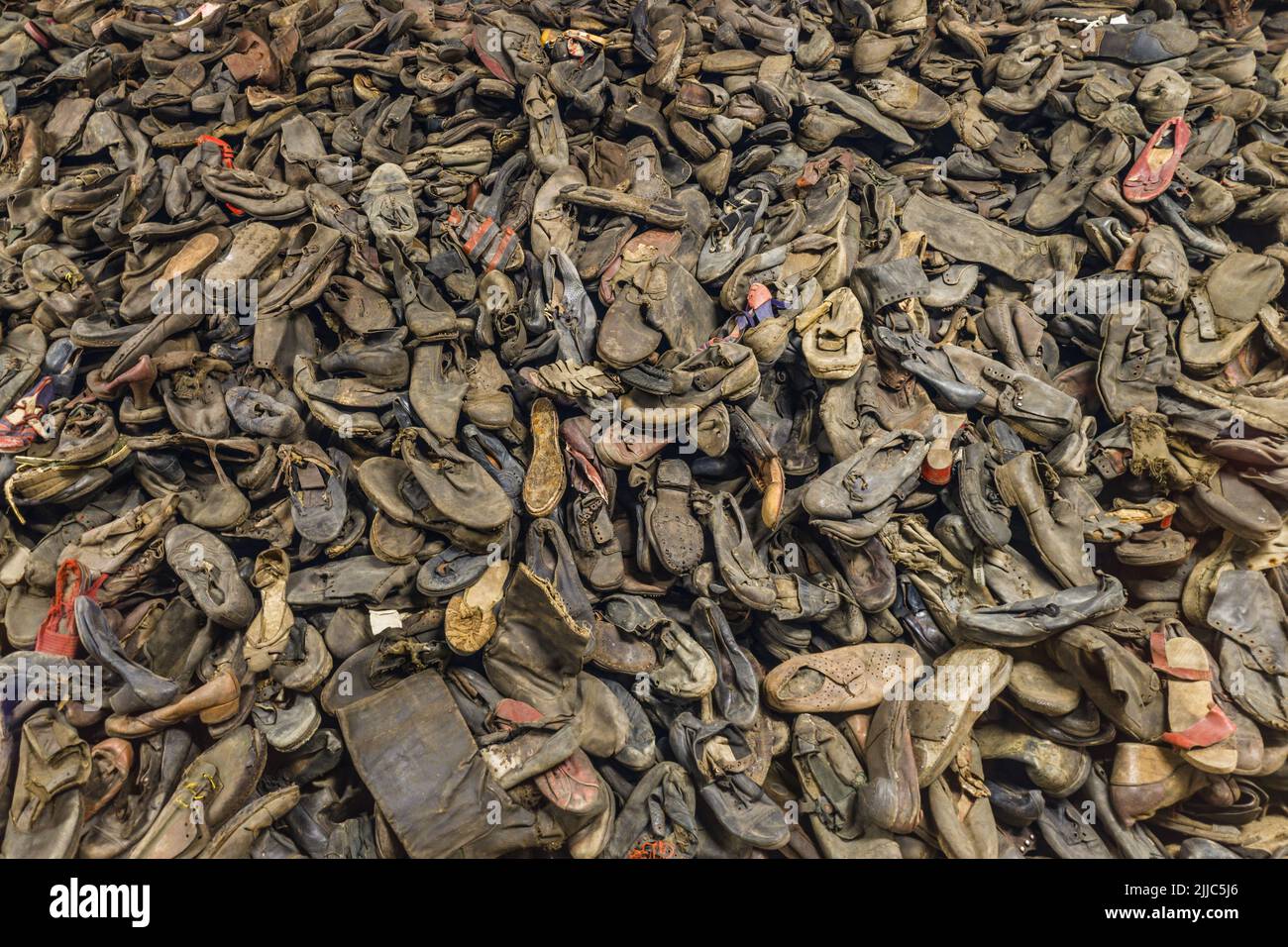 Stiefel der Opfer im Konzentrationslager Auschwitz-Birkenau. Oswiecim, Polen, 17. Juli 2022 Stockfoto