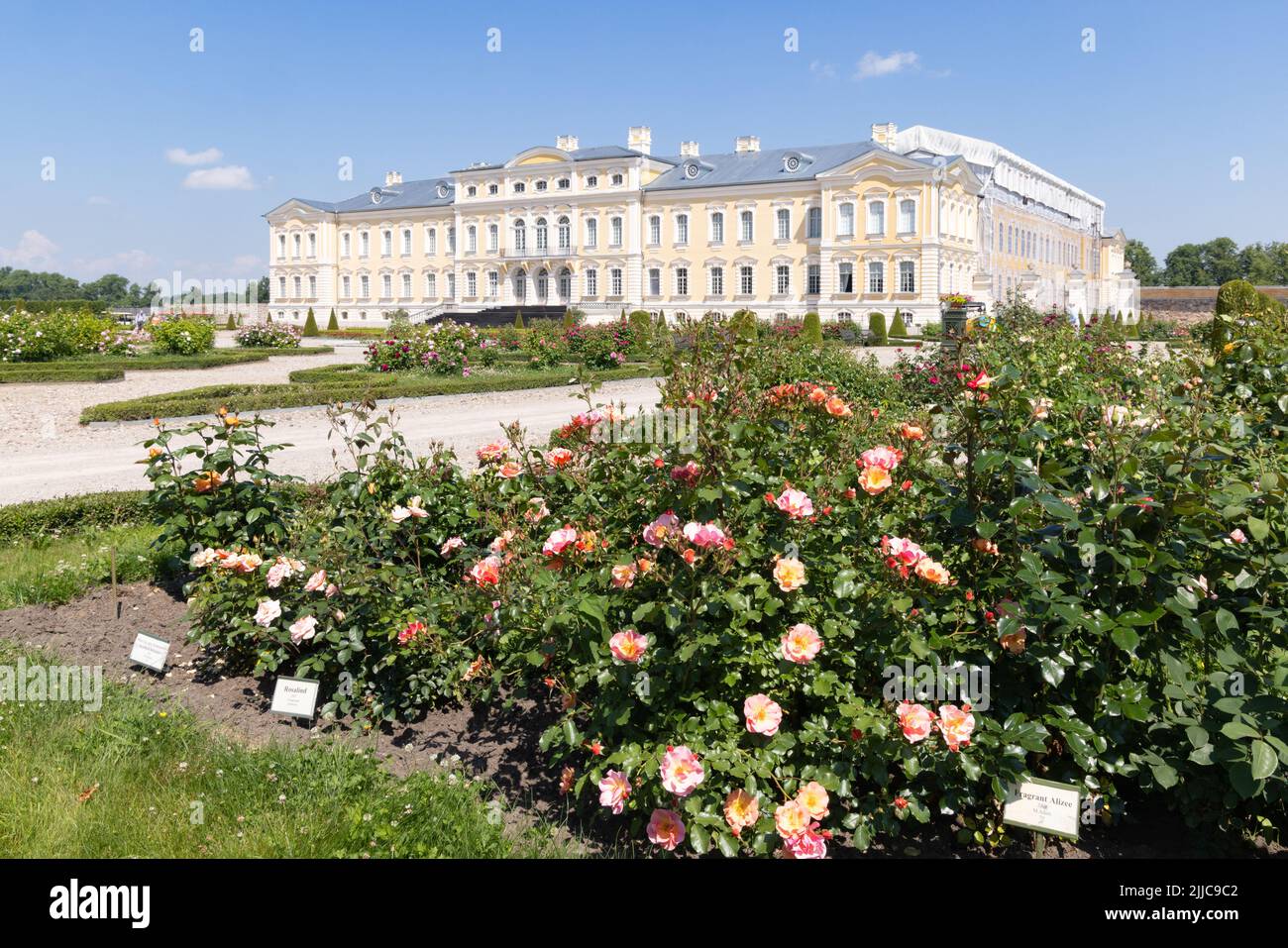 Rundale-Palast, Lettland; Außenansicht, Barockpalast aus dem 18.. Jahrhundert, erbaut von Ernst Johann von Biron im Jahre 1700s, heute Museum und Garten, Lettland, Europa Stockfoto