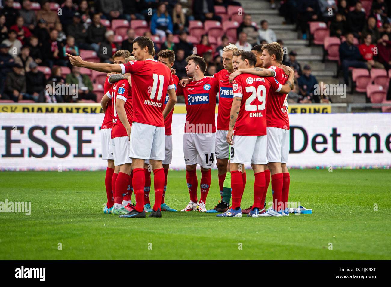 Herning, Dänemark. 22., Juli 2022. Die Spieler von Silkeborg WERDEN WÄHREND des Superliga-Spiels 3F zwischen dem FC Midtjylland und Silkeborg IN der MCH Arena in Herning gesehen. (Foto: Gonzales Photo - Morten Kjaer). Stockfoto