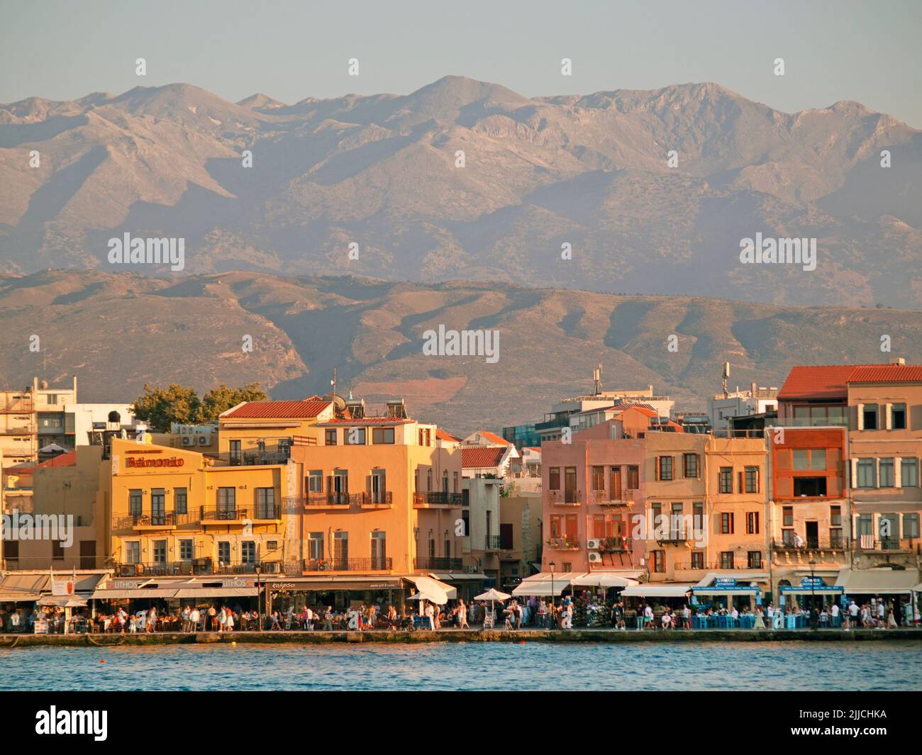Der venezianische Hafen in der kretischen Stadt Chania Stockfoto