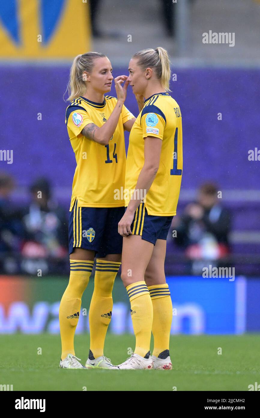 LEIGH - (lr) Nathalie Bjorn von Schweden Frauen, Fridolina Rolfo von Schweden Frauen beim Viertelfinale der Frauen zwischen Schweden und Belgien am 21. Juli 2022 in Leigh, England. ANP | Dutch Height | GERRIT AUS KÖLN Stockfoto
