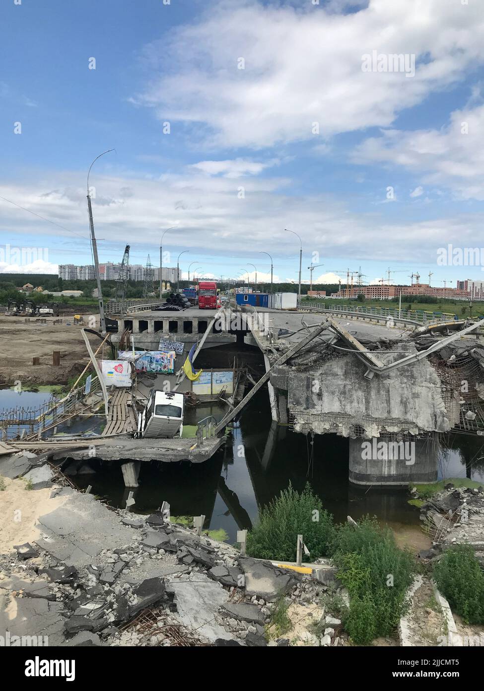 Ukraine 17. Juli 2022 Kiew Region Irpenbrücke, ein Ort der Erinnerung an den russischen Terrorismus Stockfoto
