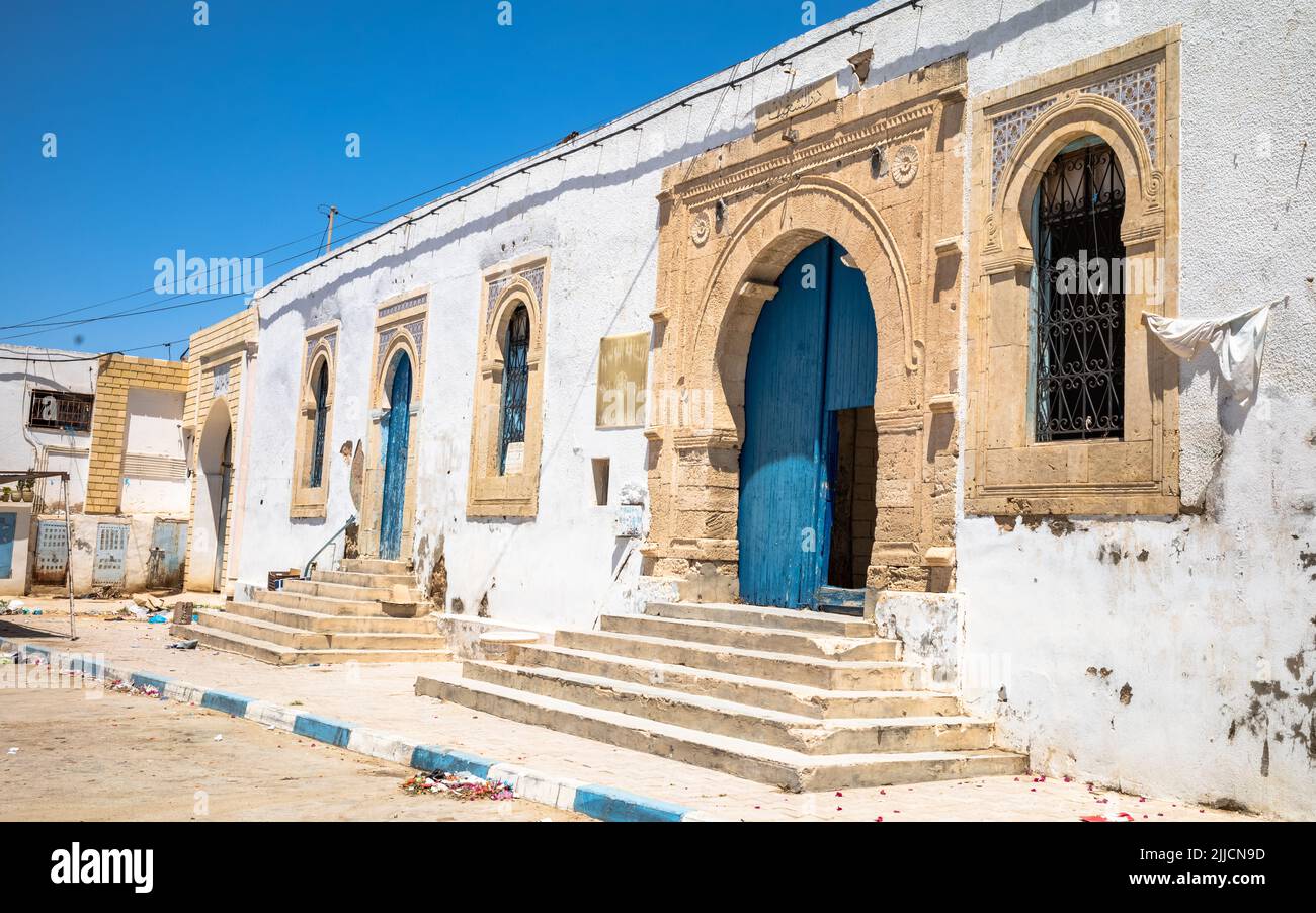 Ein altes Gebäude im Herzen von El Jem in Tunesien. Stockfoto