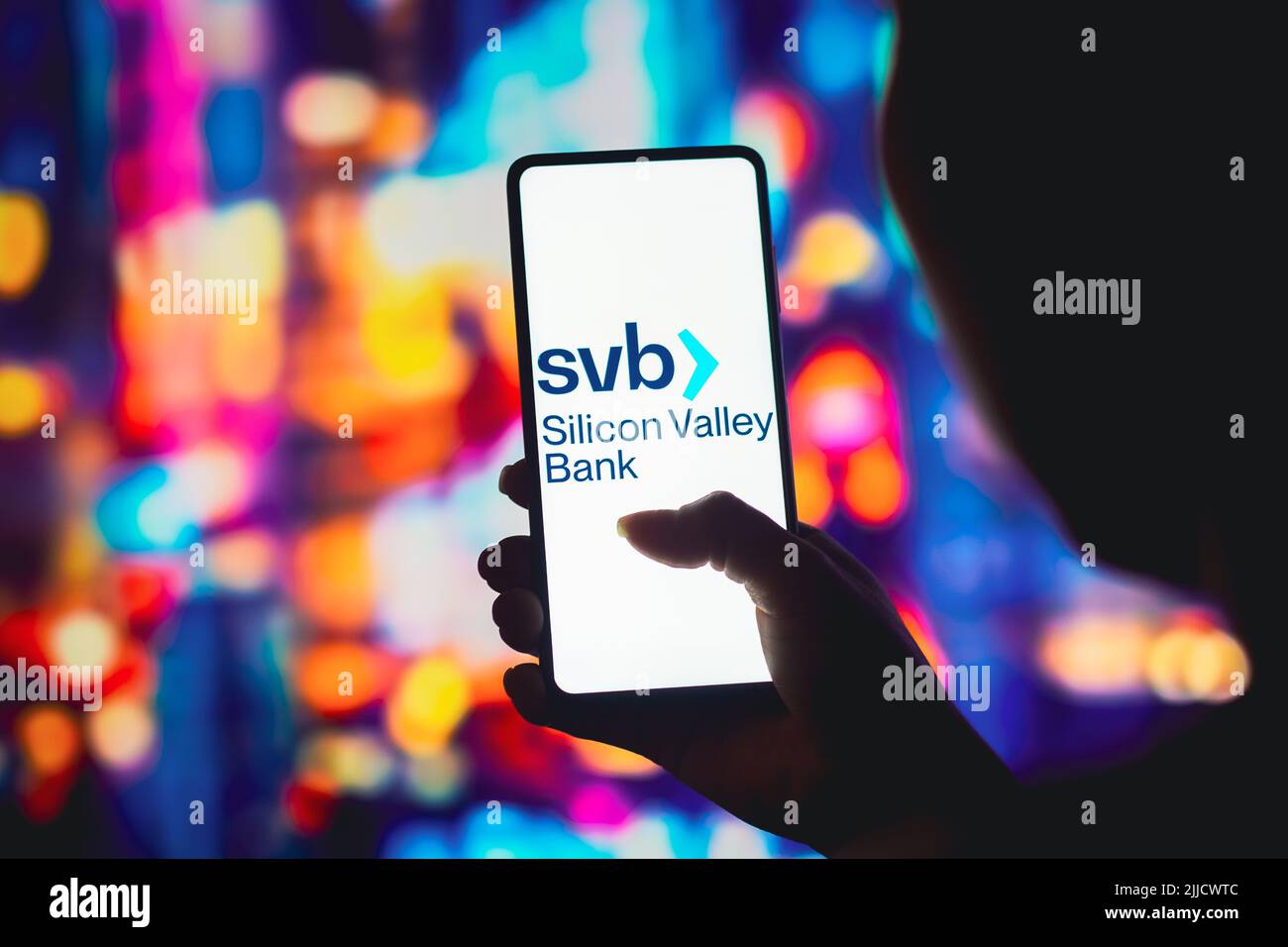 In dieser Abbildung wird das Logo der Silicon Valley Bank (SVB) auf einem Smartphone-Bildschirm angezeigt. Stockfoto