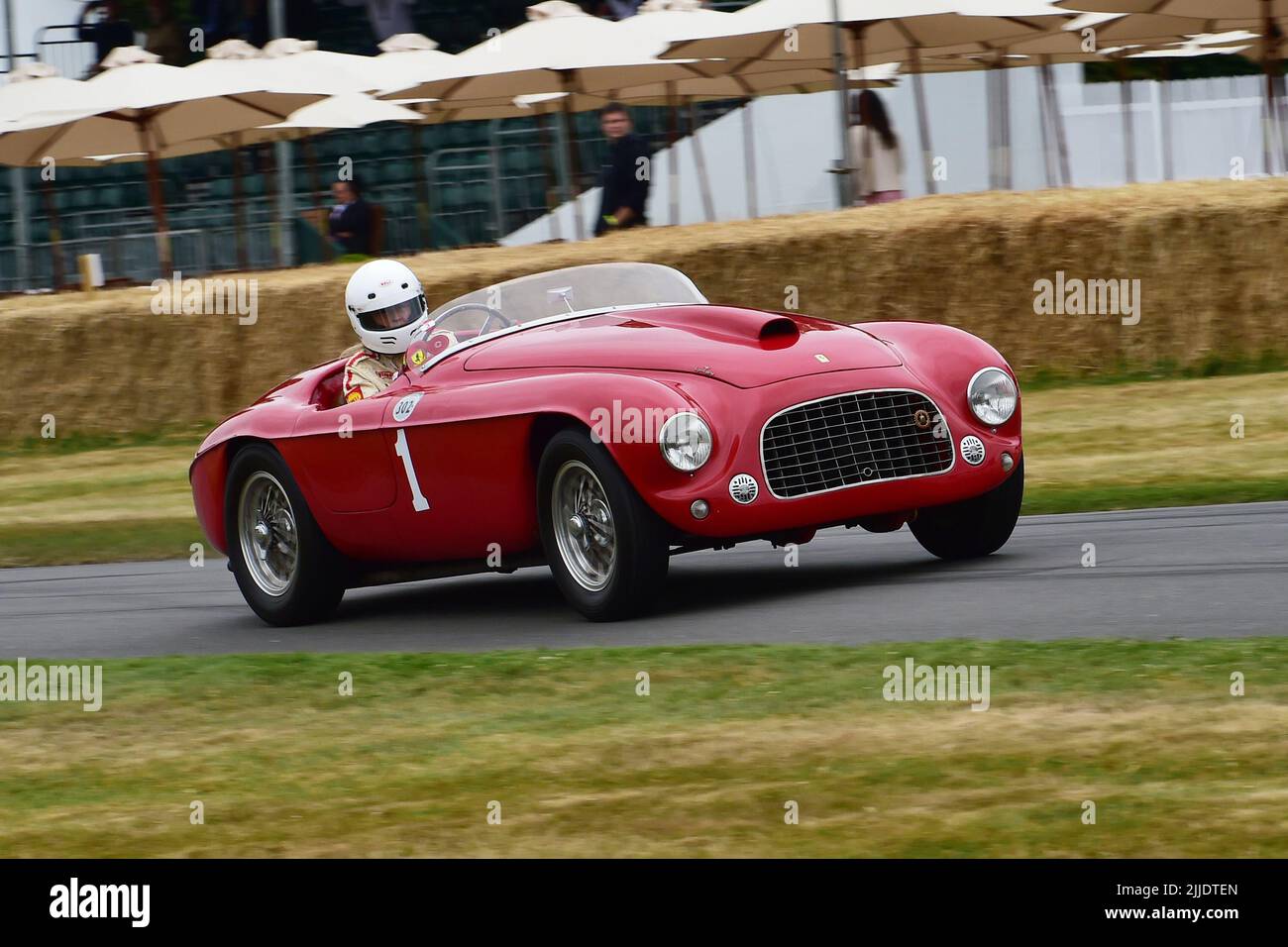 Sally Mason-Styrron, Ferrari 166 MM Barchetta, Eine Auswahl aus der illustren Vergangenheit von Ferrari, eine Mischung aus Sportwagen, GT Racers und Formel 1, 75 Yea Stockfoto