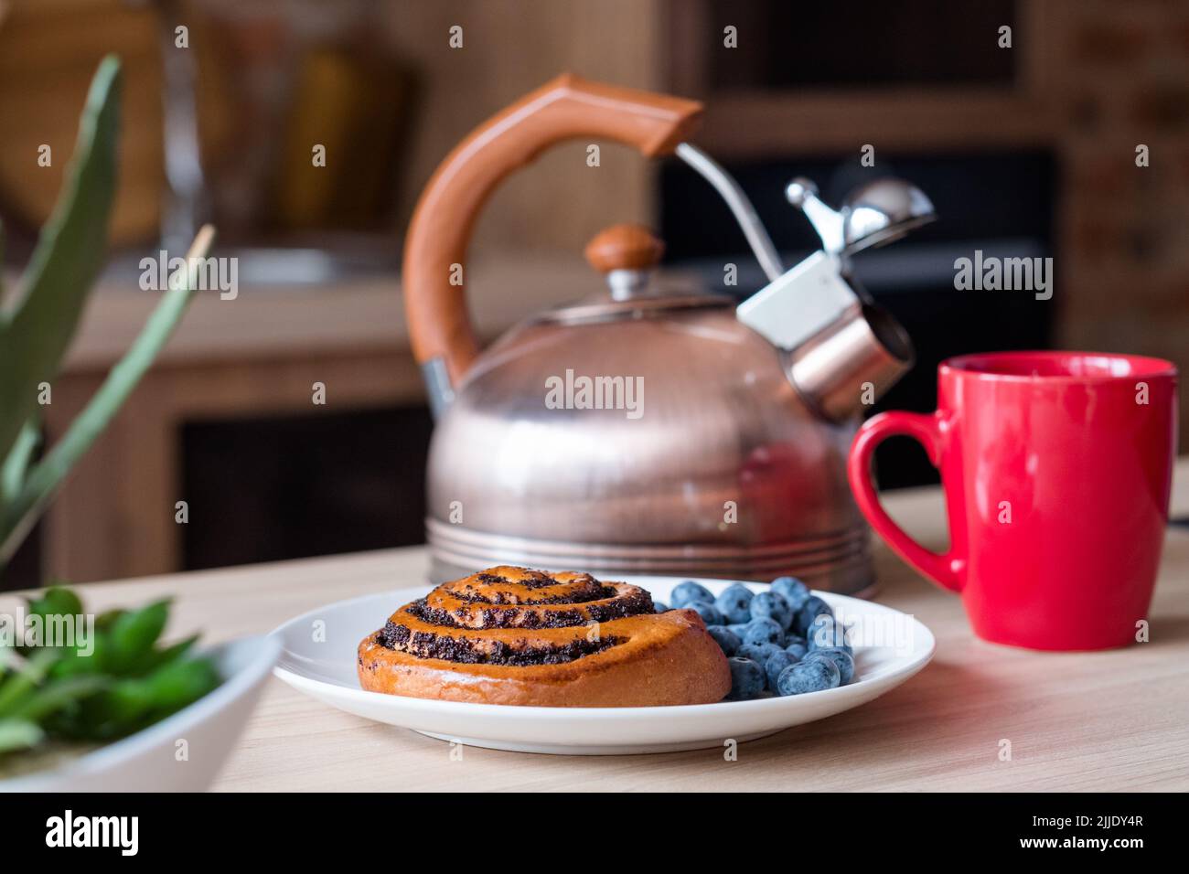 Essen Frühstück morgendliche Mahlzeit Küche Wasserkocher Tasse Stockfoto