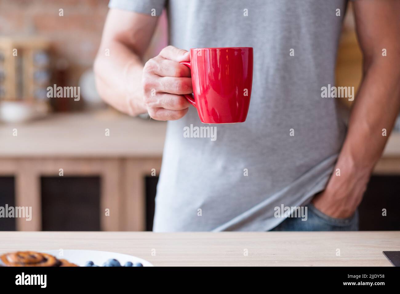 Traditionelle Morgen warmes Frühstück Getränk Mann Tasse Stockfoto