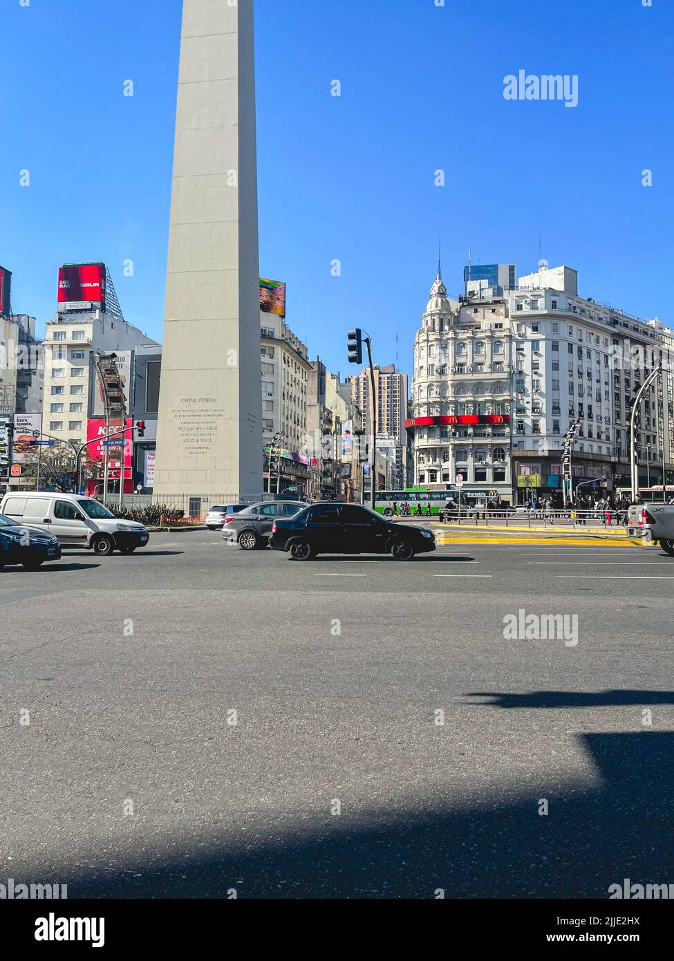 9 de Julio avenid, berühmte Straße in Buenos Aires Argentinien. Juli 18 2022. Stockfoto