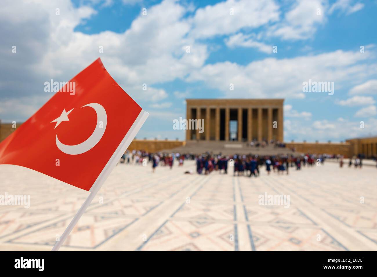 Anitkabir und türkische Flagge. Türkische Nationalfeiertage Hintergrundbild. 29.. oktober oder 30.. august oder 19.. Mai oder 23.. april Konzeptfoto. Stockfoto