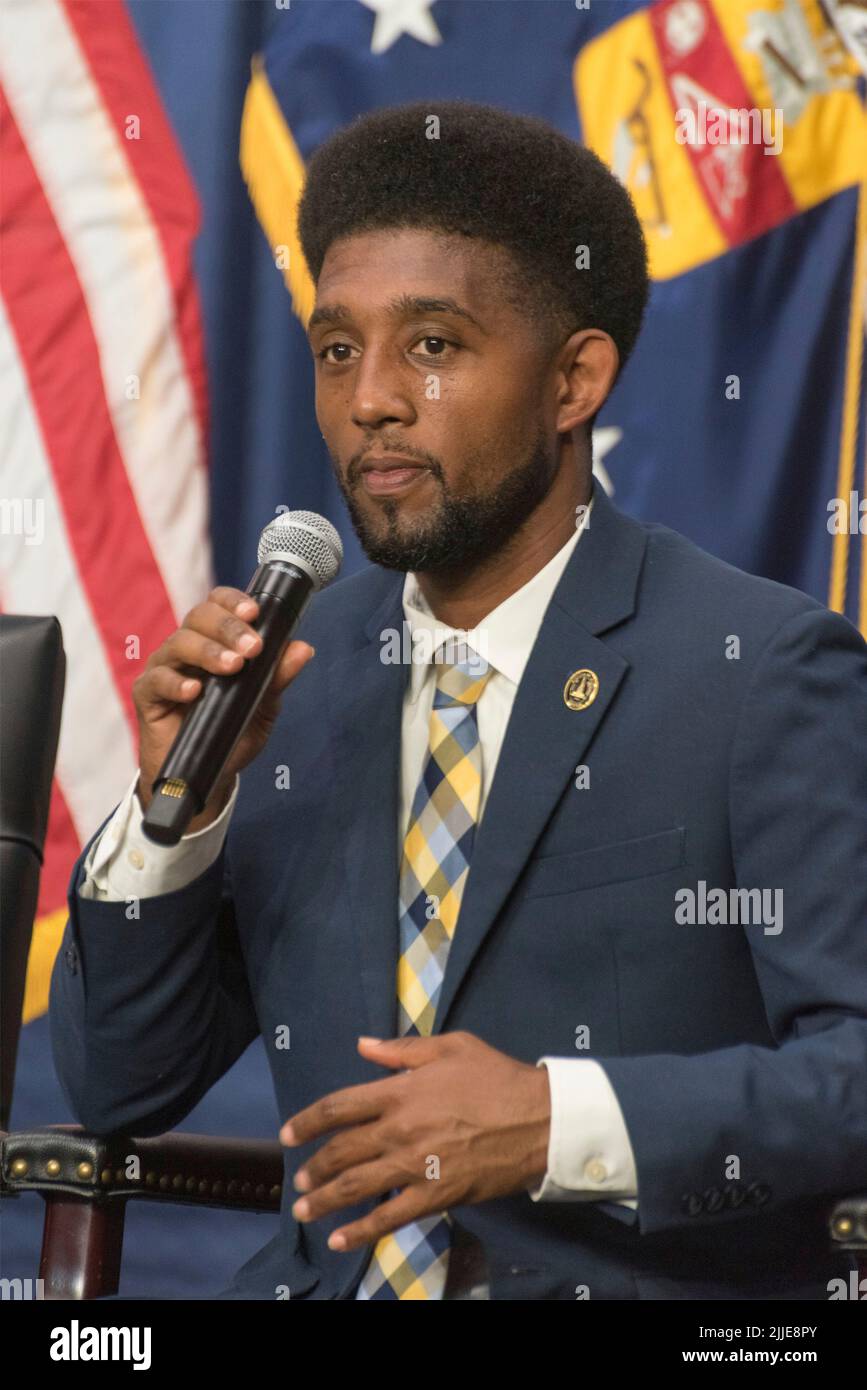 Washington, Vereinigte Staaten von Amerika. 21. Juni 2022. Brandon Scott, Bürgermeister von Baltimore, Maryland, spricht während einer Podiumsdiskussion während des Good Jobs Summit im US Department of Labor Headquarters am 21. Juni 2022 in Washington, D.C. Quelle: Liz Roll/Dept of Labor/Alamy Live News Stockfoto