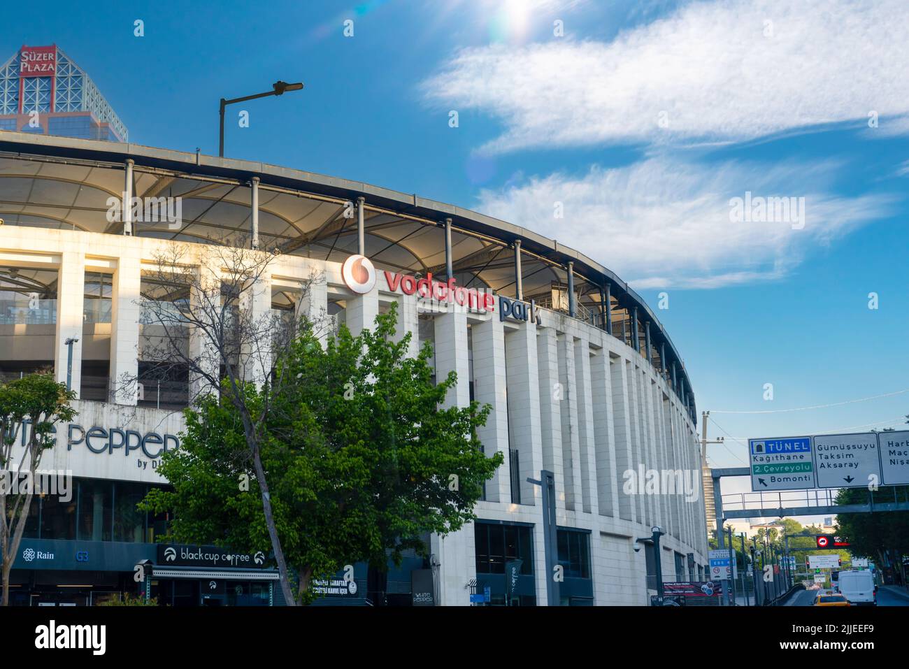 Istanbul, Türkei – 18 2022. Juni: Vodafone Park, bekannt als BJK Inonu Stadium oder Dolmabahce Stadium, Stockfoto