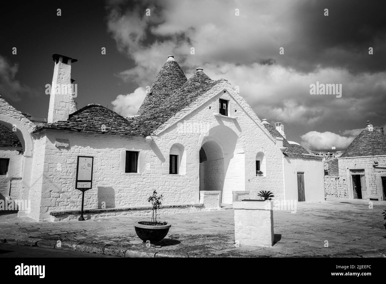 Berühmter Trullo Sovrano in Alberobello, Süditalien Stockfoto