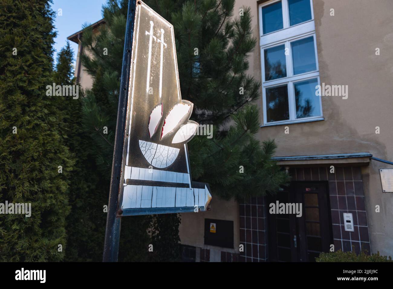 Denkmal für den Tod durch die Gestapo in der Skoczynski Straße in Stalowa Wola, Hauptstadt des Bezirks Stalowa Wola in der Woiwodschaft Subkarpaten in Polen Stockfoto
