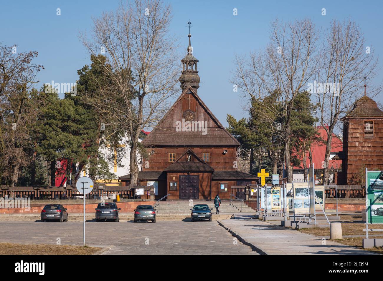 Holzkirche des Heiligen Florian in Stalowa Wola, Hauptstadt des Bezirks Stalowa Wola in der Woiwodschaft Subkarpaten im Südosten Polens Stockfoto