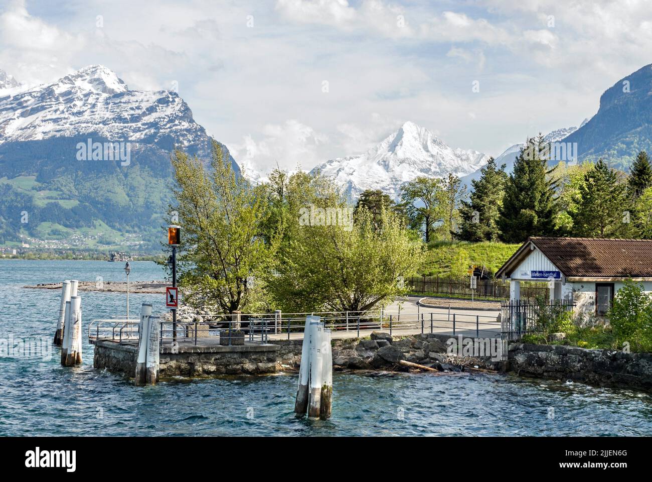 Schiffsanlegestelle Isleten Isenthal am Vierwaldstättersee, Schweiz, Berner Alpen Stockfoto
