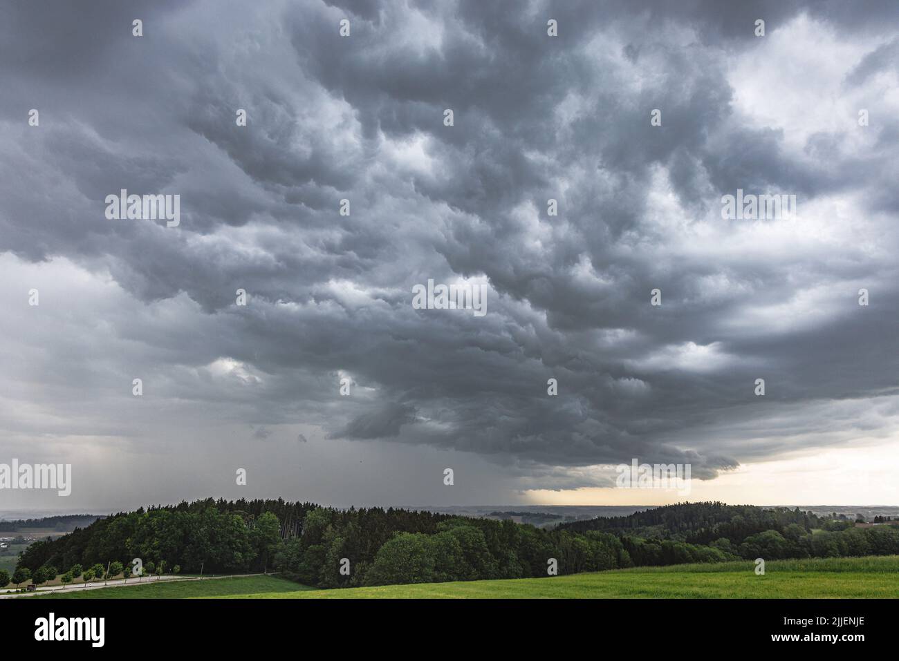 Gewitter, lokaler Starkregen, Deutschland, Bayern, Isental Stockfoto