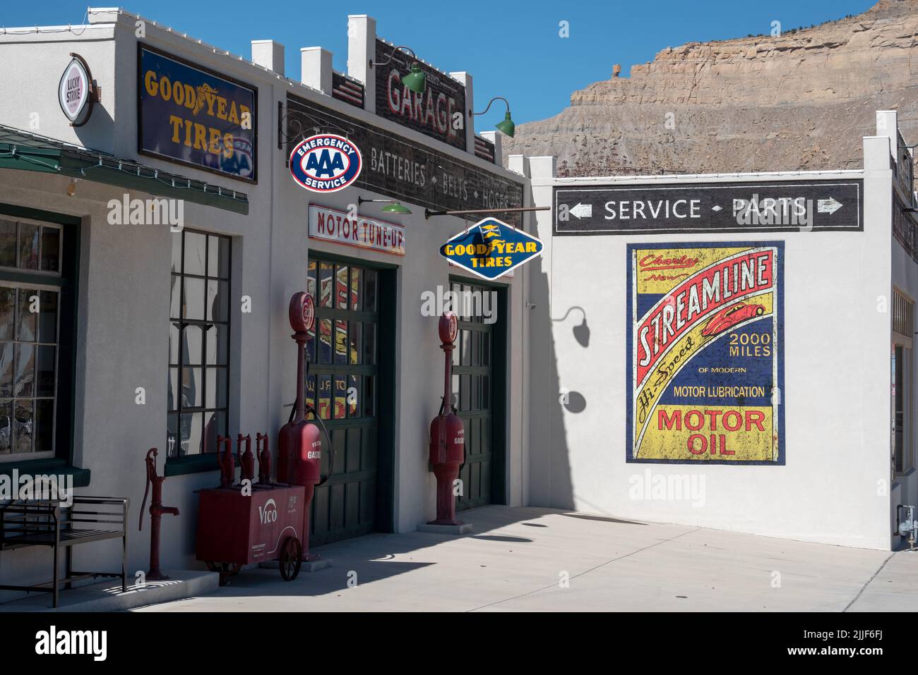 Alte Tankstelle im historischen Viertel von Alhstadt, Utah. Stockfoto