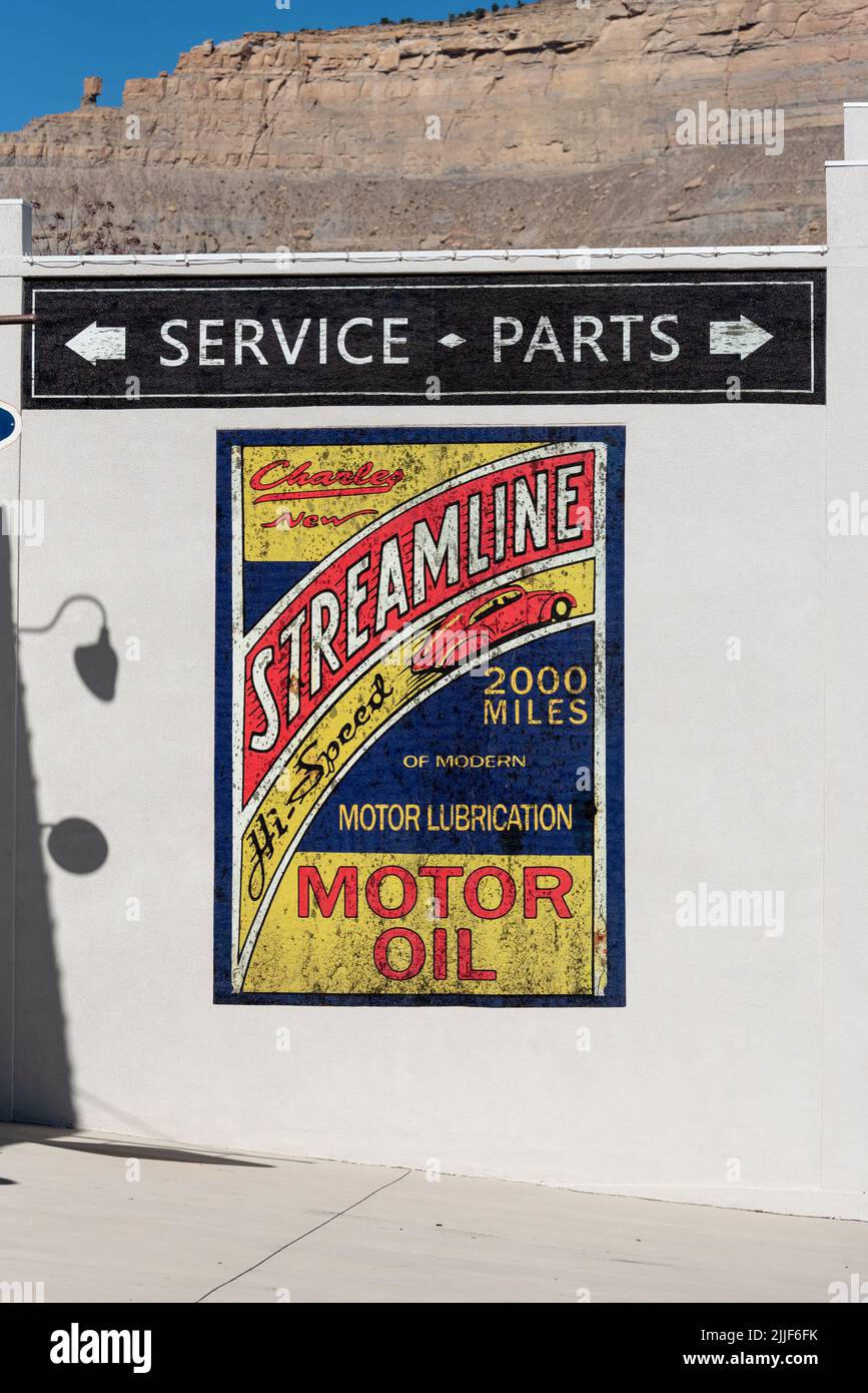 Alte Tankstelle im historischen Viertel von Alhstadt, Utah. Stockfoto