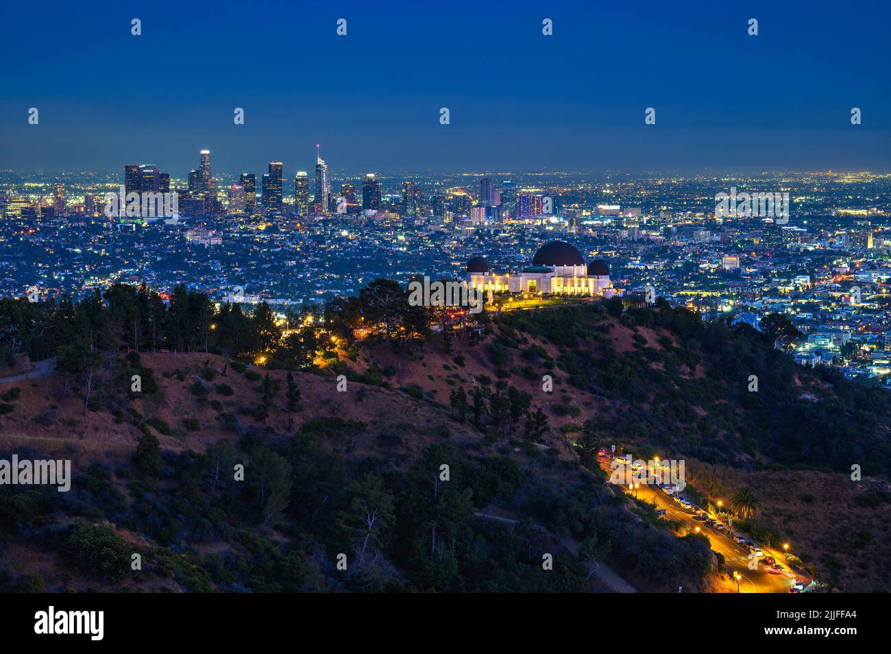 Griffith Observatory und Skyline von Los Angeles bei Nacht Stockfoto