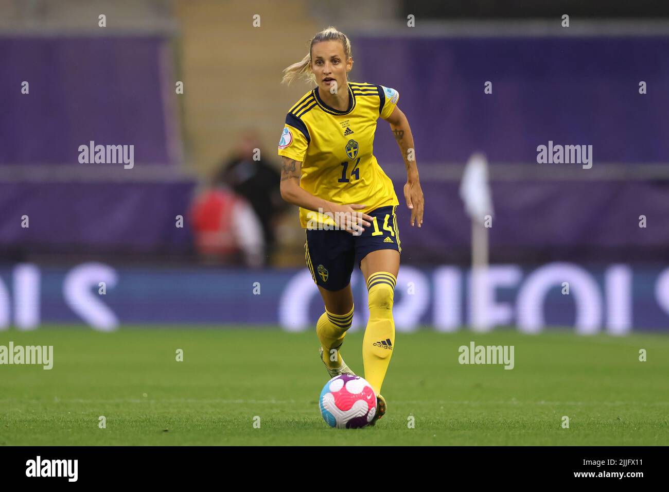 Leigh, England, 22.. Juli 2022. Nathalie Bjorn aus Schweden während des Spiels der UEFA Women's European Championship 2022 im Leigh Sports Village, Leigh. Bildnachweis sollte lauten: Jonathan Moscrop / Sportimage Stockfoto