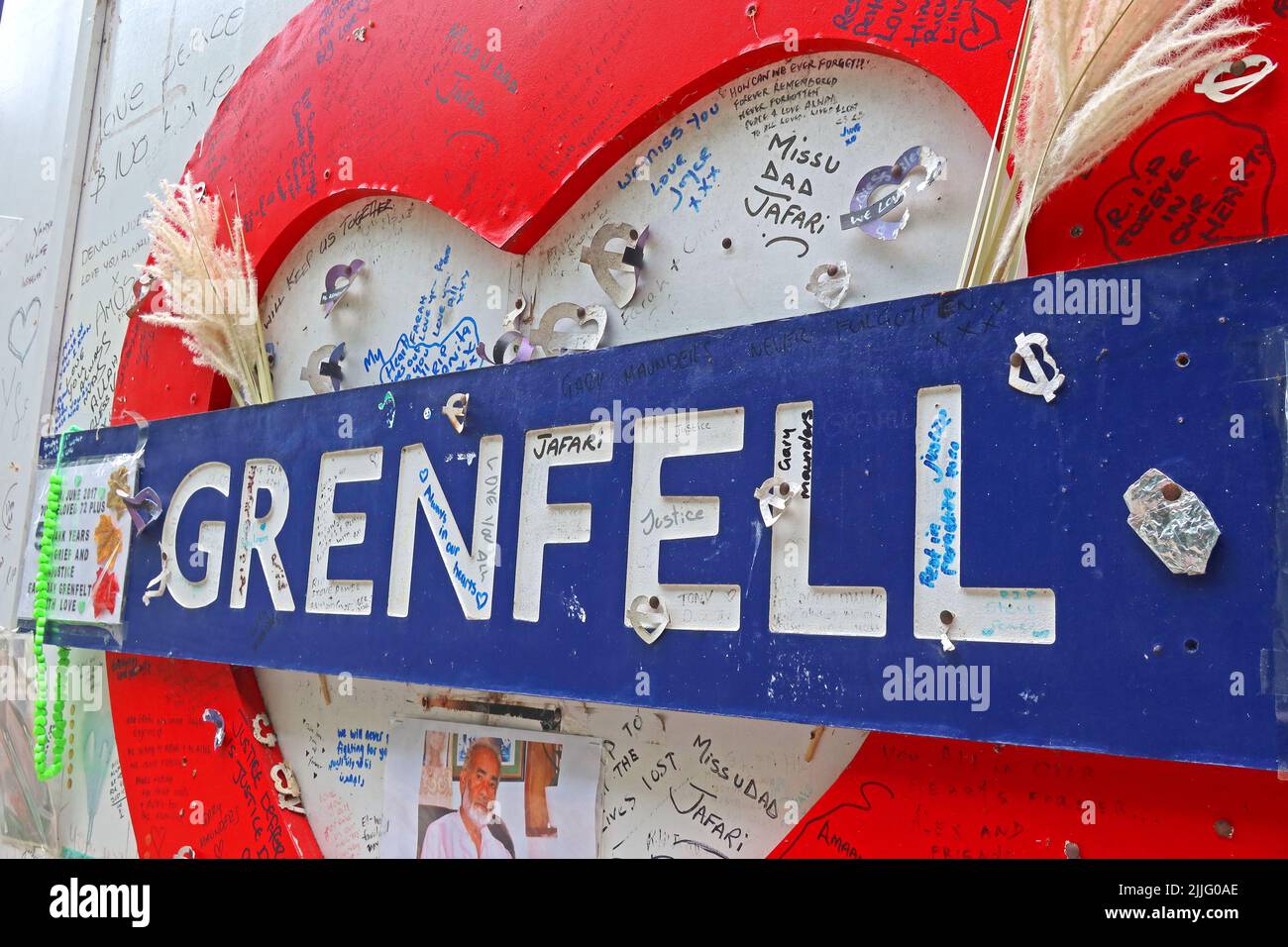 Red Grenfell Tower Memorial Heart am 5.. Jahrestag des tödlichen Blockverkleidungen-Feuers, das 72 unschuldige Menschenleben forderte Stockfoto