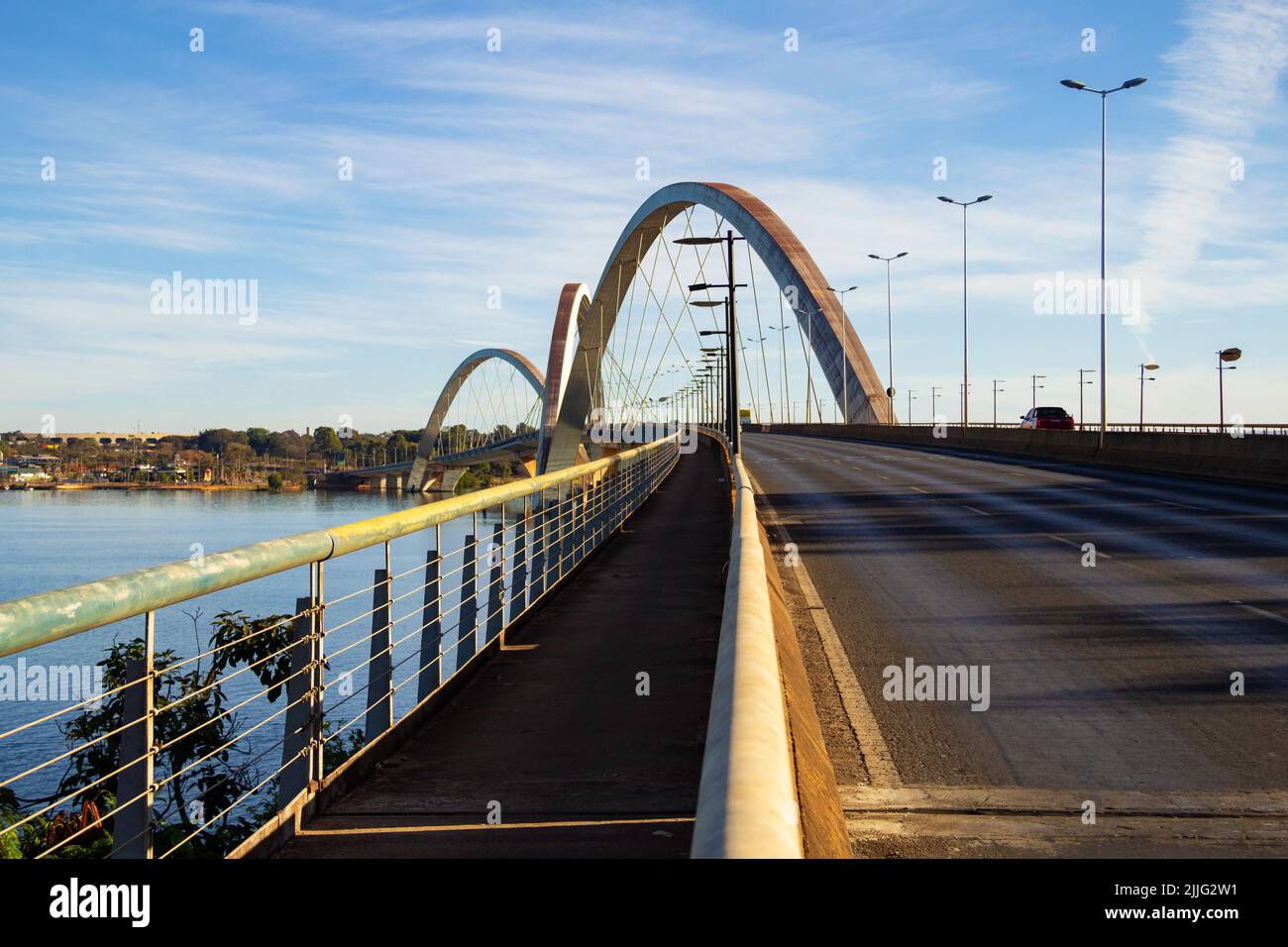 Brasília, Bundesdistrikt, Brasilien – 24. Juli 2022: Detail der Juscelino Kubitschek-Brücke (JK-Brücke), die sich in Brasília befindet. Stockfoto