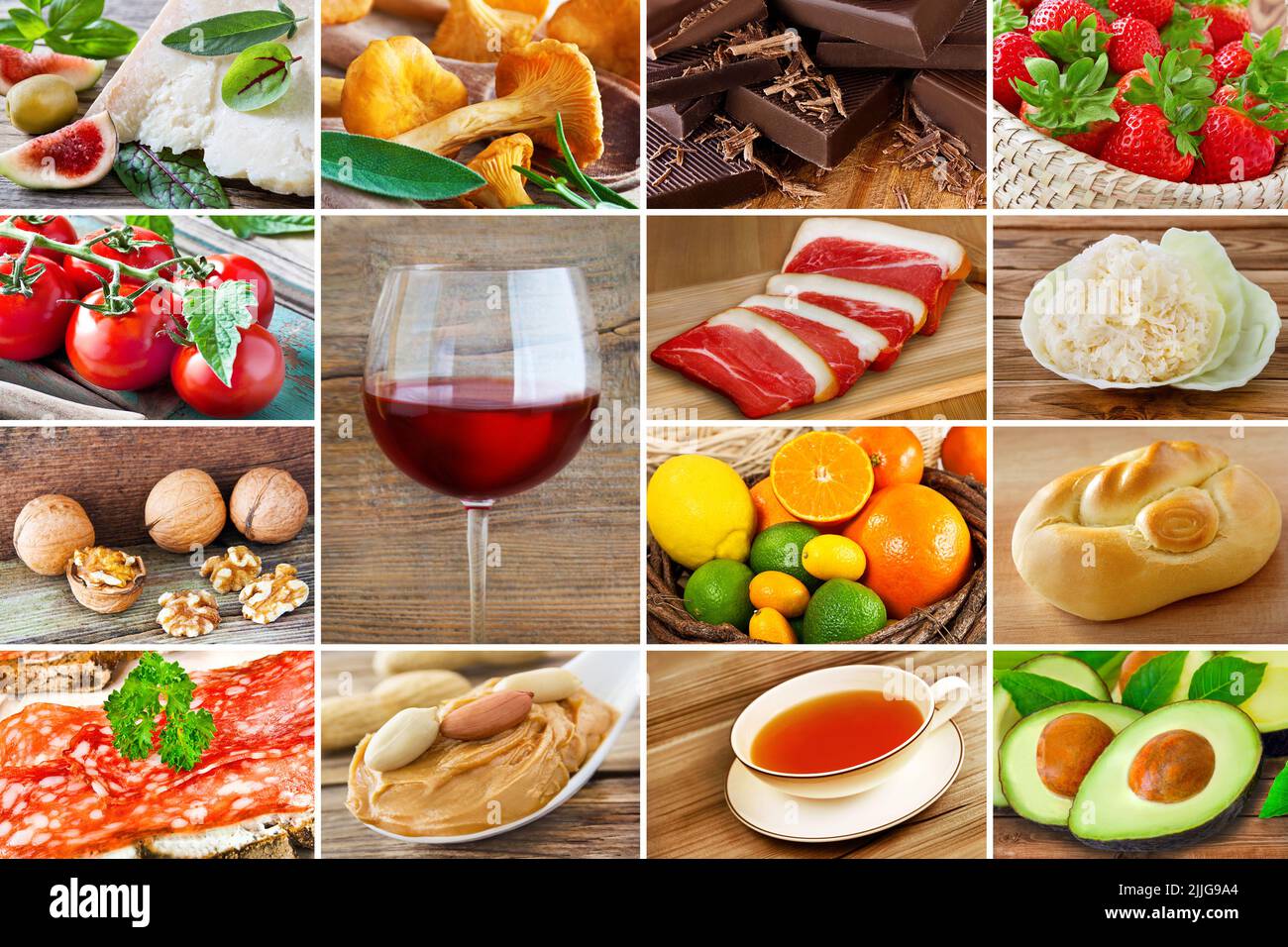 Histaminreiche Lebensmittel mit Rotwein, Parmesan, Schokolade, Tee, Früchte und Sauerkraut Stockfoto