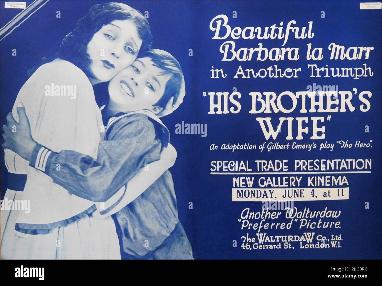 BARBARA LA MARR und FRANKIE LEE in SEINER BROTHER'S WIFE (UK) / THE HERO (US) 1923 Regisseur LOUIS J. GASNIER adaptiert aus dem Stück The Hero von Gilbert Emery Kinematographie Karl Struss B.P. Schulberg Productions / The Walturdaw Co. Ltd. (UK) Stockfoto