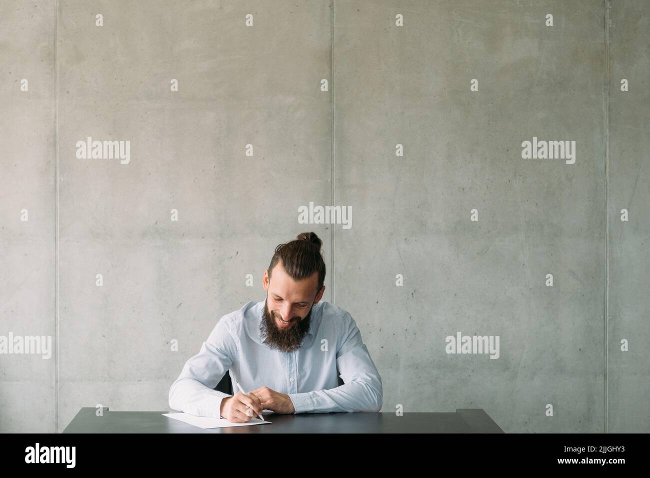 Corporate Life Papierkram Business man Brief Stockfoto