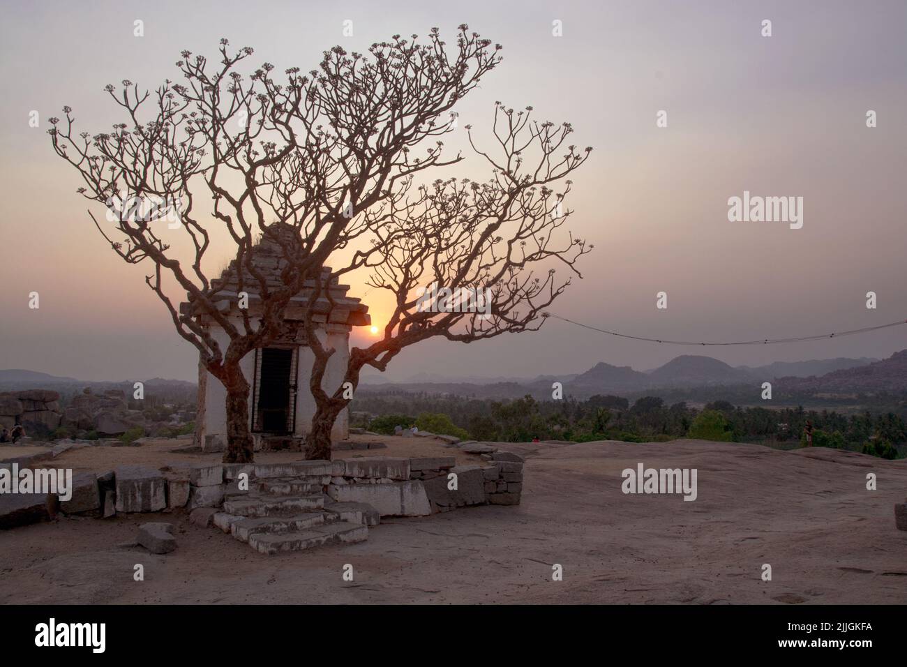 Sonnenuntergang am Hemkuta Hügel Tempelkomplex hampi karnataka indien Stockfoto