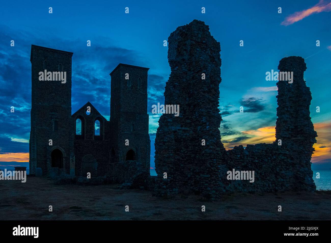 Reculver Towers, Reculver, Dramatic, Sunset, Herne Bay, Kent, England, Kent Stockfoto