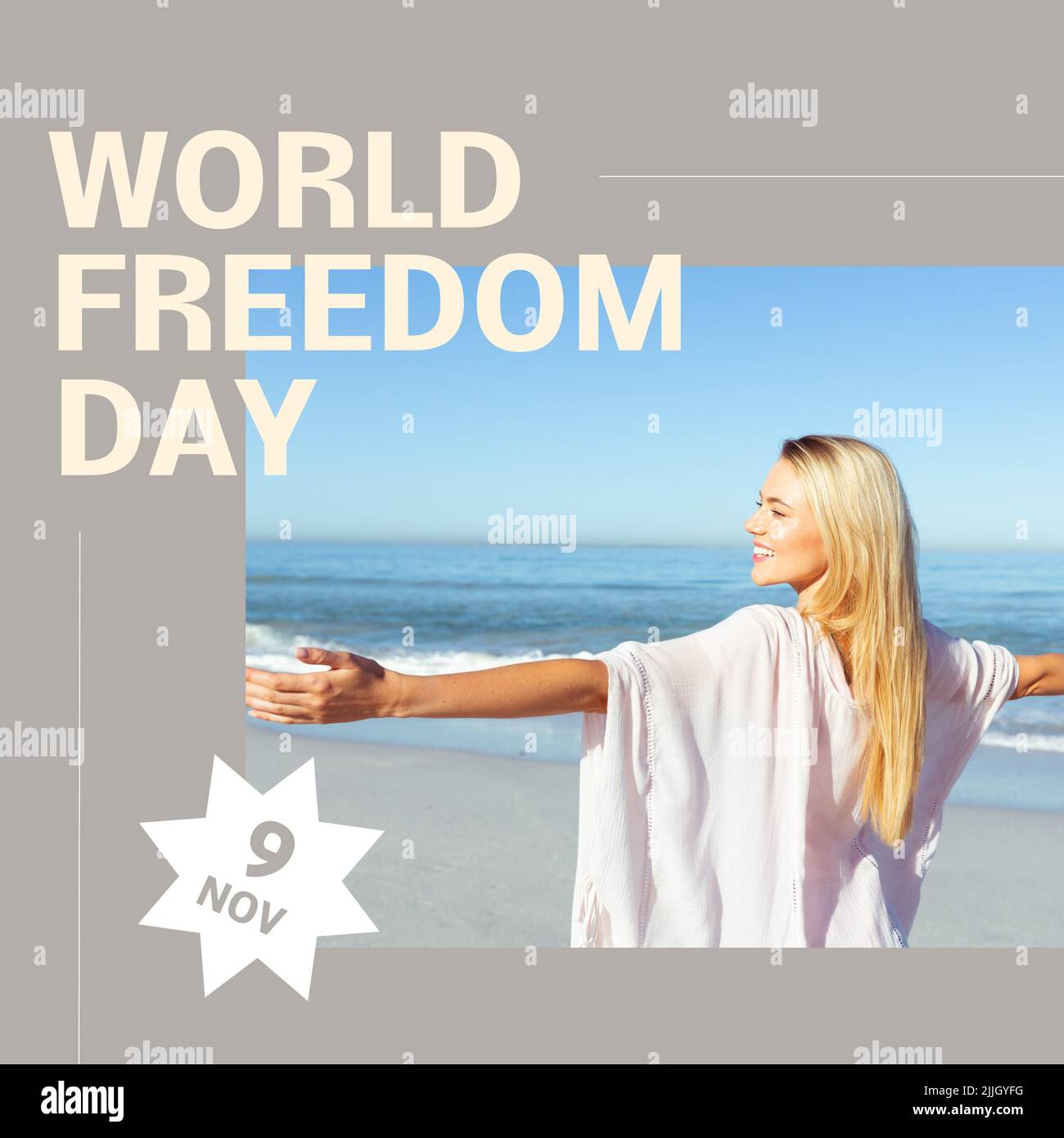 Bild vom Weltfreiheitstag über glückliche kaukasische Frau am Strand Stockfoto