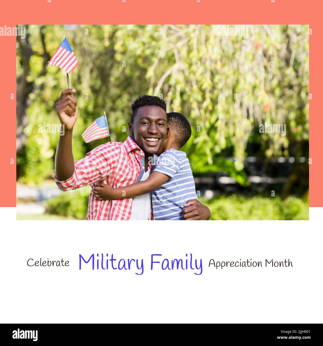 Bild vom Monat der Wertschätzung der Militärfamilie gegenüber afroamerikanischem Vater und Sohn mit Flaggen der usa Stockfoto