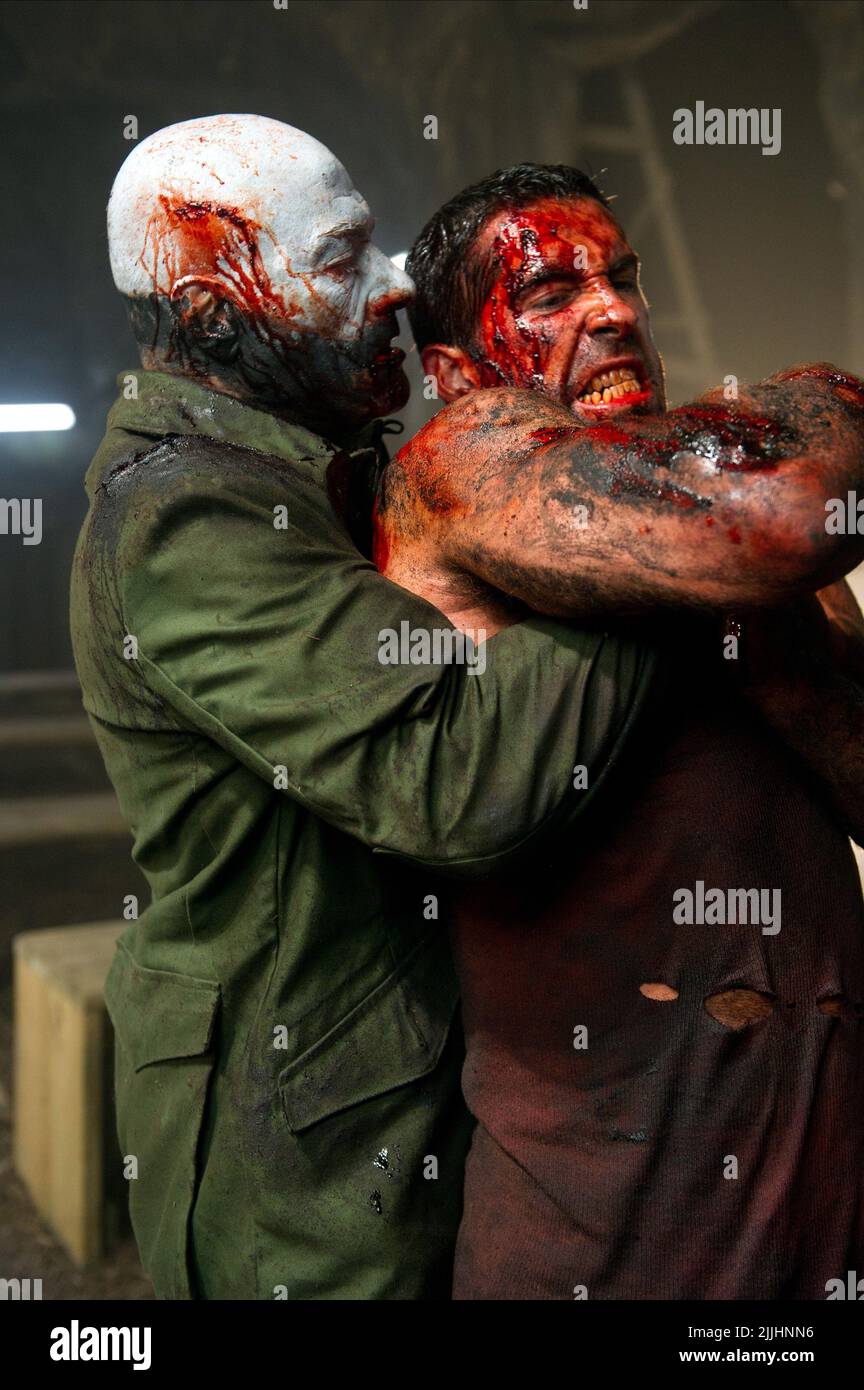 JEAN-CLAUDE VAN DAMME, SCOTT ADKINS, UNIVERSALSOLDAT: TAG DER ABRECHNUNG, 2012 Stockfoto