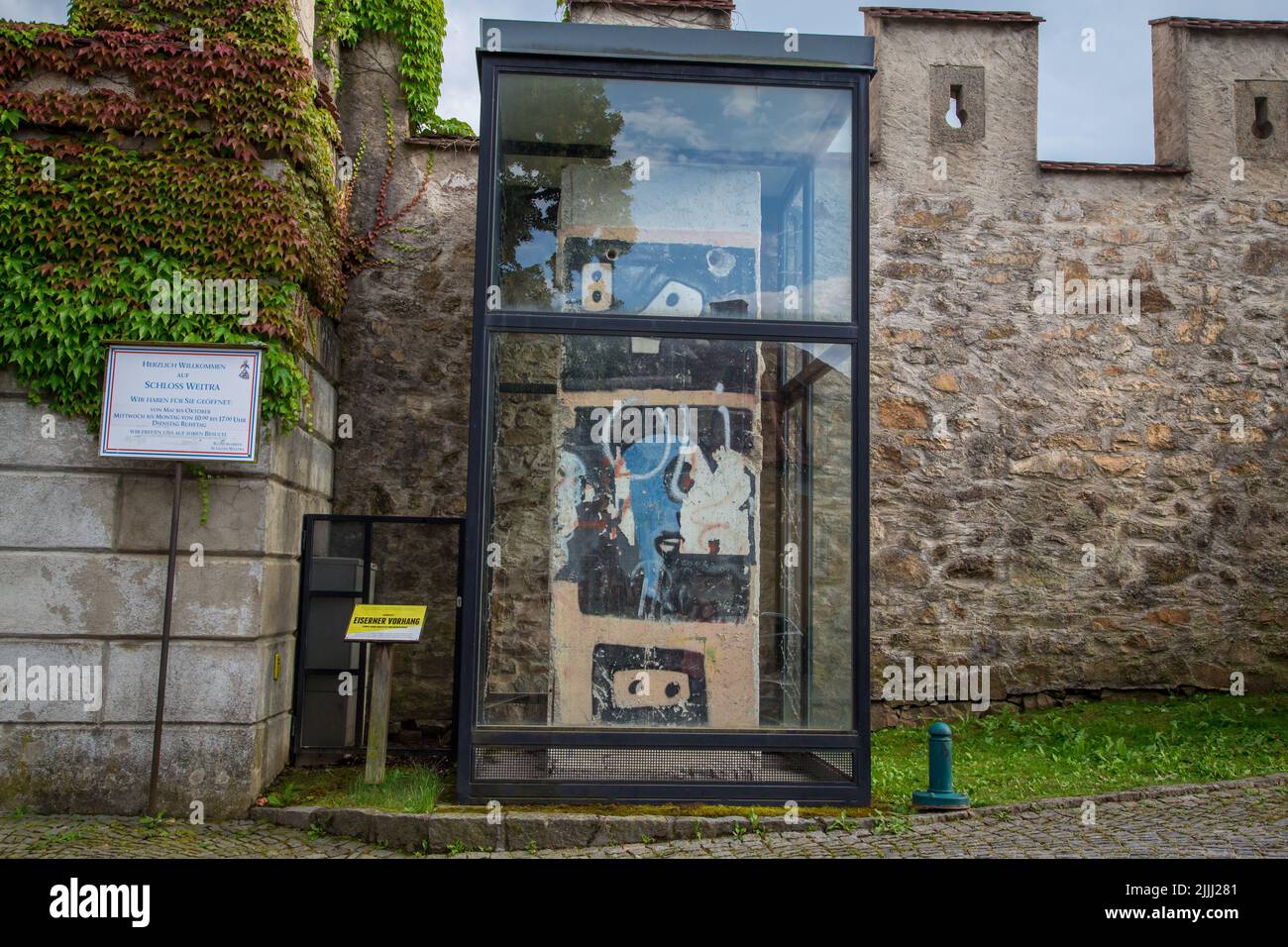 Ein Stück der Berliner Mauer in Weitra/Waldviertel, der ältesten Brauereistadt Österreichs Stockfoto