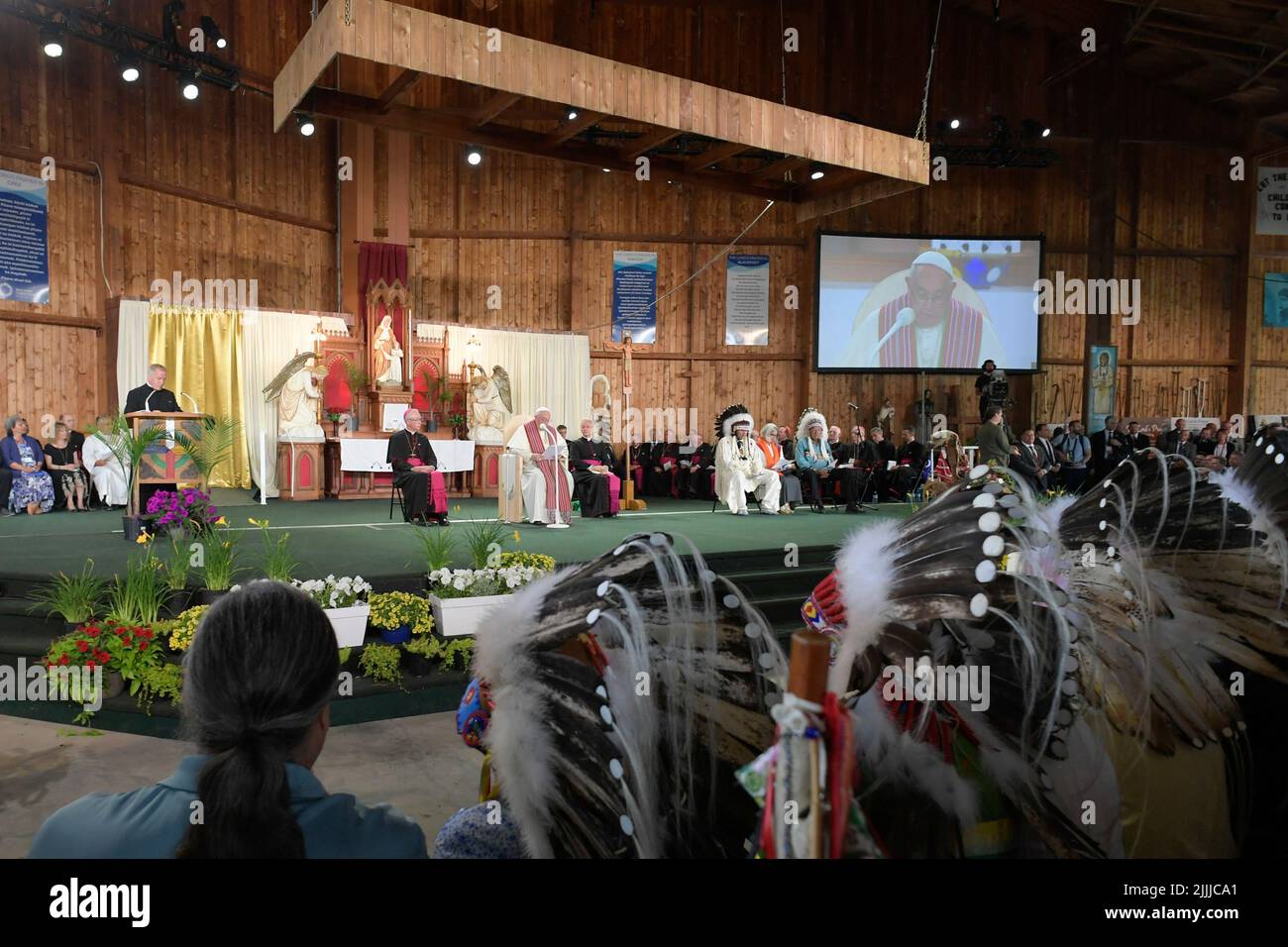 Vatikan, Vatikan. 27.. Juli 2022. Kanada, Alberta, 2022/07/27 Papst Franziskus hält die Wortliturgie im Heiligtum, während er am Lac Ste teilnimmt. Anne Pilgrimage am Lac Ste. Anne, nordwestlich von Edmonton, Alberta, Kanada Foto von Vatican Mediia/Catholic Press Photo . BESCHRÄNKT AUF REDAKTIONELLE VERWENDUNG - KEIN MARKETING - KEINE WERBEKAMPAGNEN. Kredit: Unabhängige Fotoagentur/Alamy Live Nachrichten Stockfoto