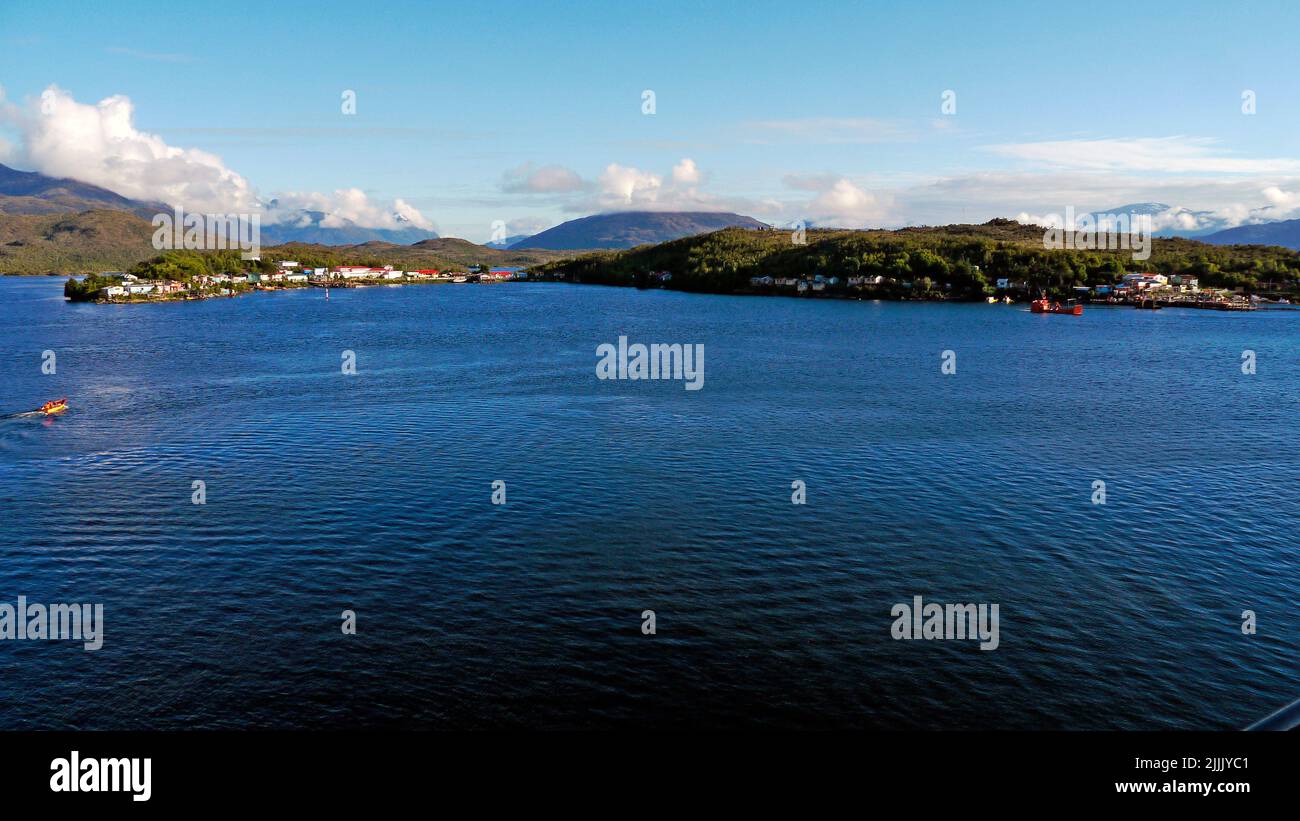 Ausflügler von m/s Evangelistas nach Puerto Edén, Patagonian Channels, Chile, 2011-01-26 08:25 Stockfoto