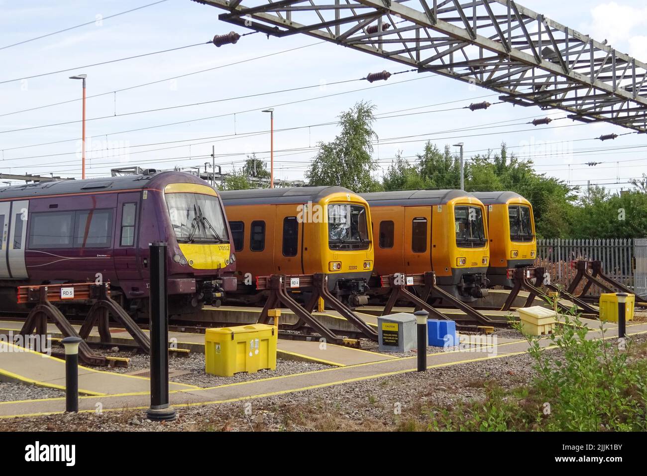 Winson Green, Birmingham, England, Juli 27. 2022. Während des Streiks wurden die Züge der West Midlands Railway im Soho-Wartungsdepot in Birmingham abgestellt und nicht benutzt. Die Commonwealth Games von Birmingham werden voraussichtlich durch die Streikaktion am 30.. Juli unterbrochen. Bild: Michael Scott/Alamy Live News Stockfoto