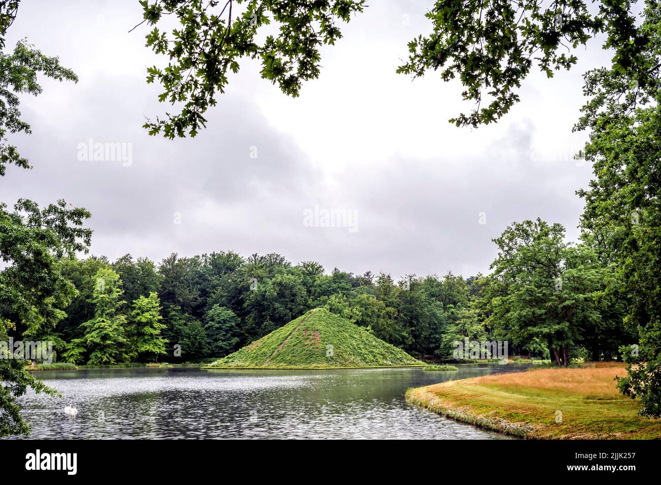 Pyramiden im Schlosspark von Branitz Stockfoto