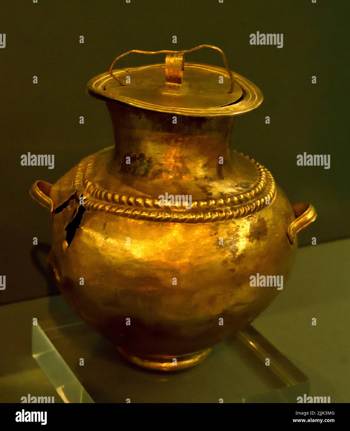 Mykenische Goldbecher aus Grab IV und VMykenischem Griechenland, mykenische Zivilisation, Bronzezeit im antiken Griechenland 1750 bis 1050 v. Chr., Mykene, Archäologisches Nationalmuseum in Athen. Stockfoto