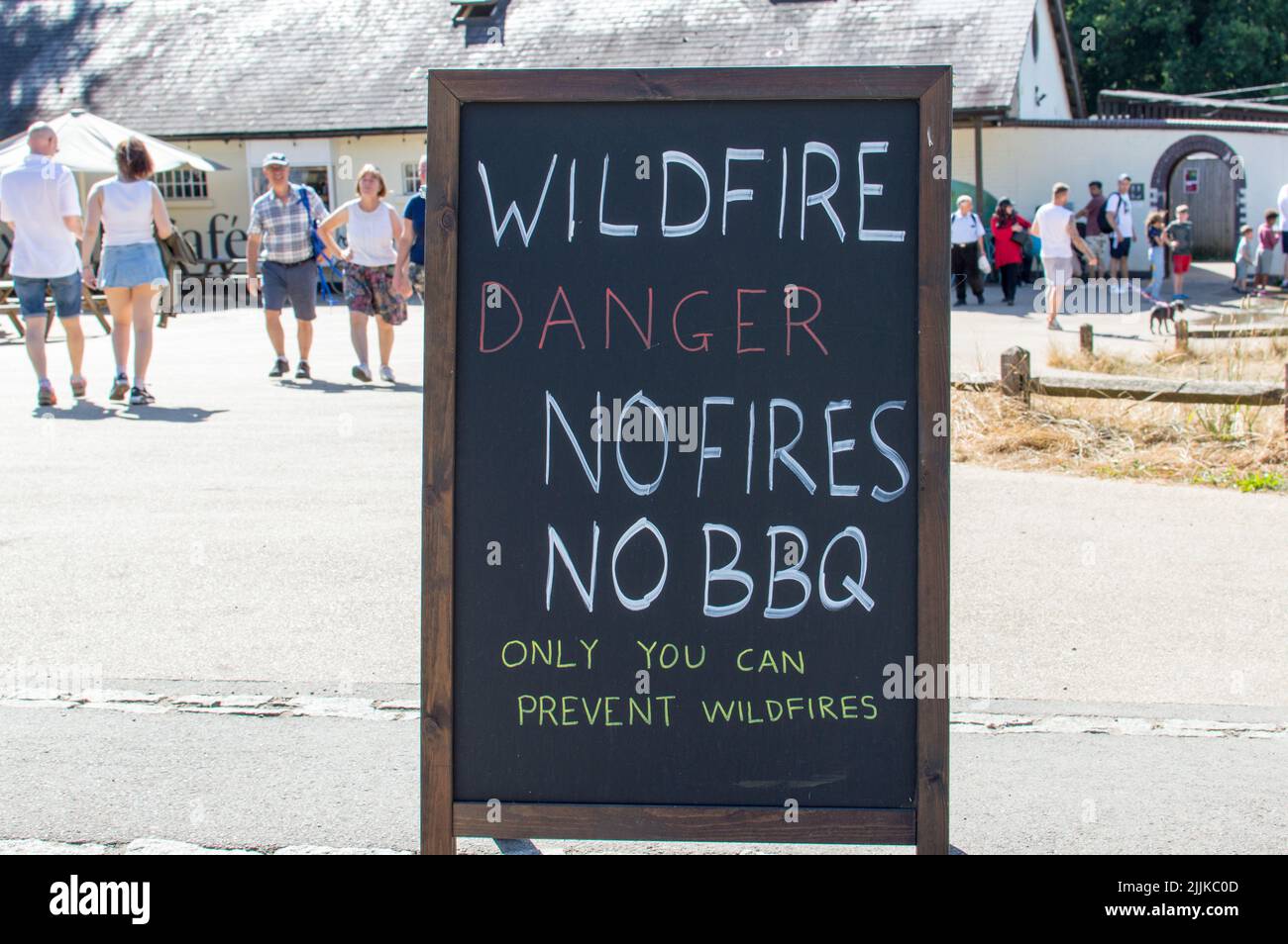 Bekanntmachung der Öffentlichkeit zur Verhinderung von Waldbränden bei trockenem Wetter Stockfoto